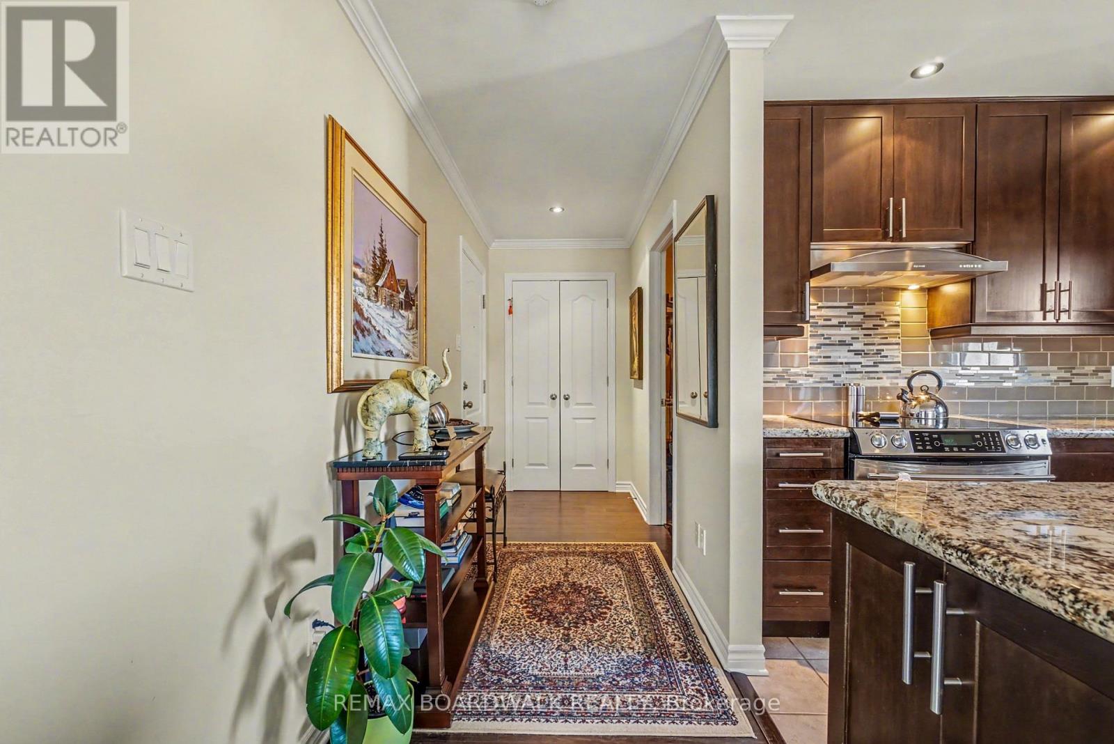 Unit 204 - 32 De La Croisee Street, Russell, Ontario  K0A 1W0 - Photo 5 - X12923130