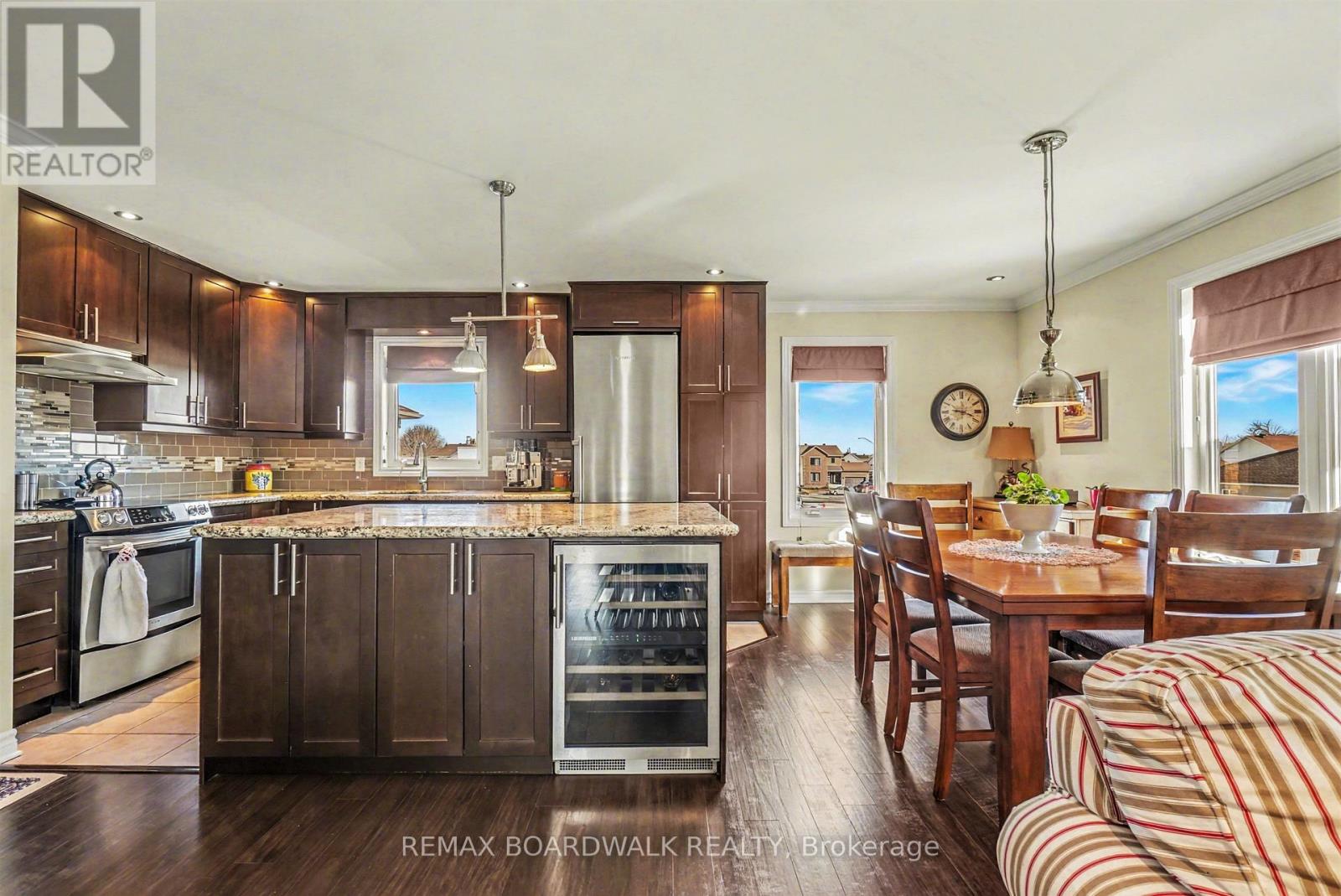 Unit 204 - 32 De La Croisee Street, Russell, Ontario  K0A 1W0 - Photo 8 - X12923130