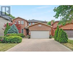 209 ELLERSLIE AVENUE, Toronto, Ontario