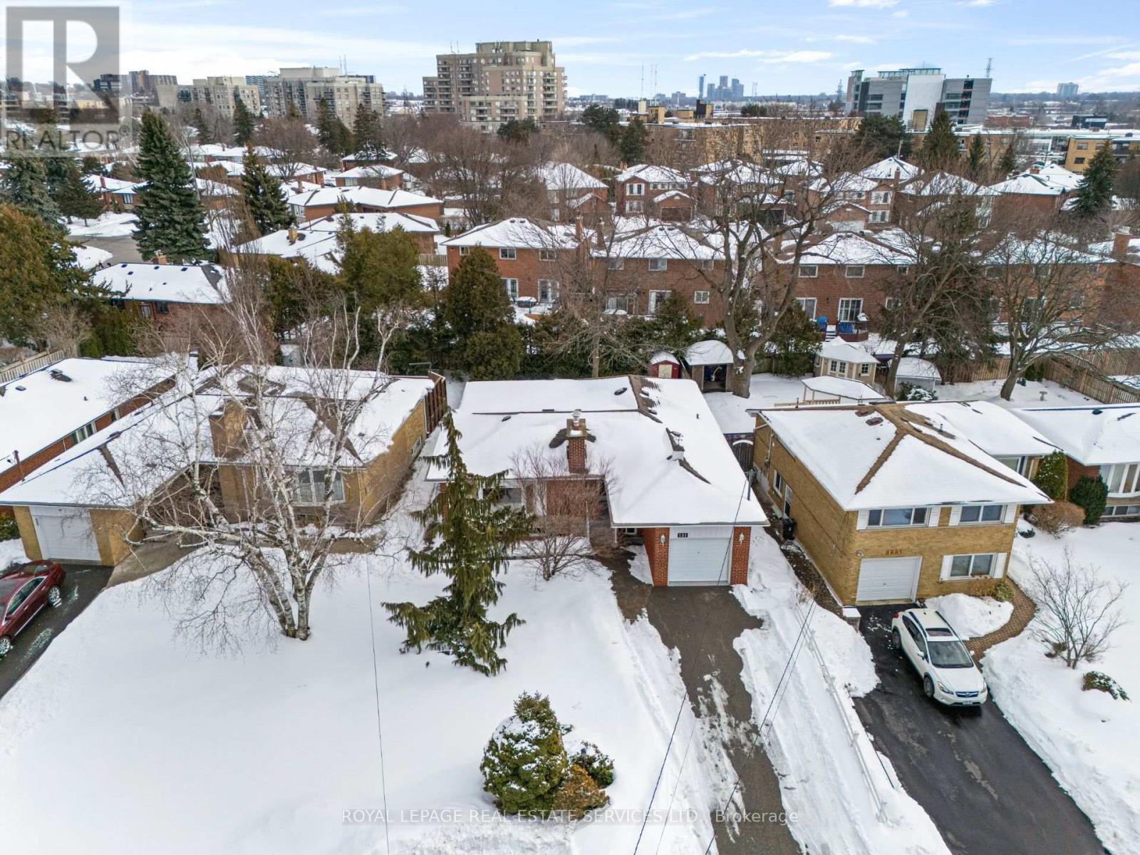 121 Elvaston Drive, Toronto (Victoria Village), Ontario  M4A 1N8 - Photo 28 - C12923030