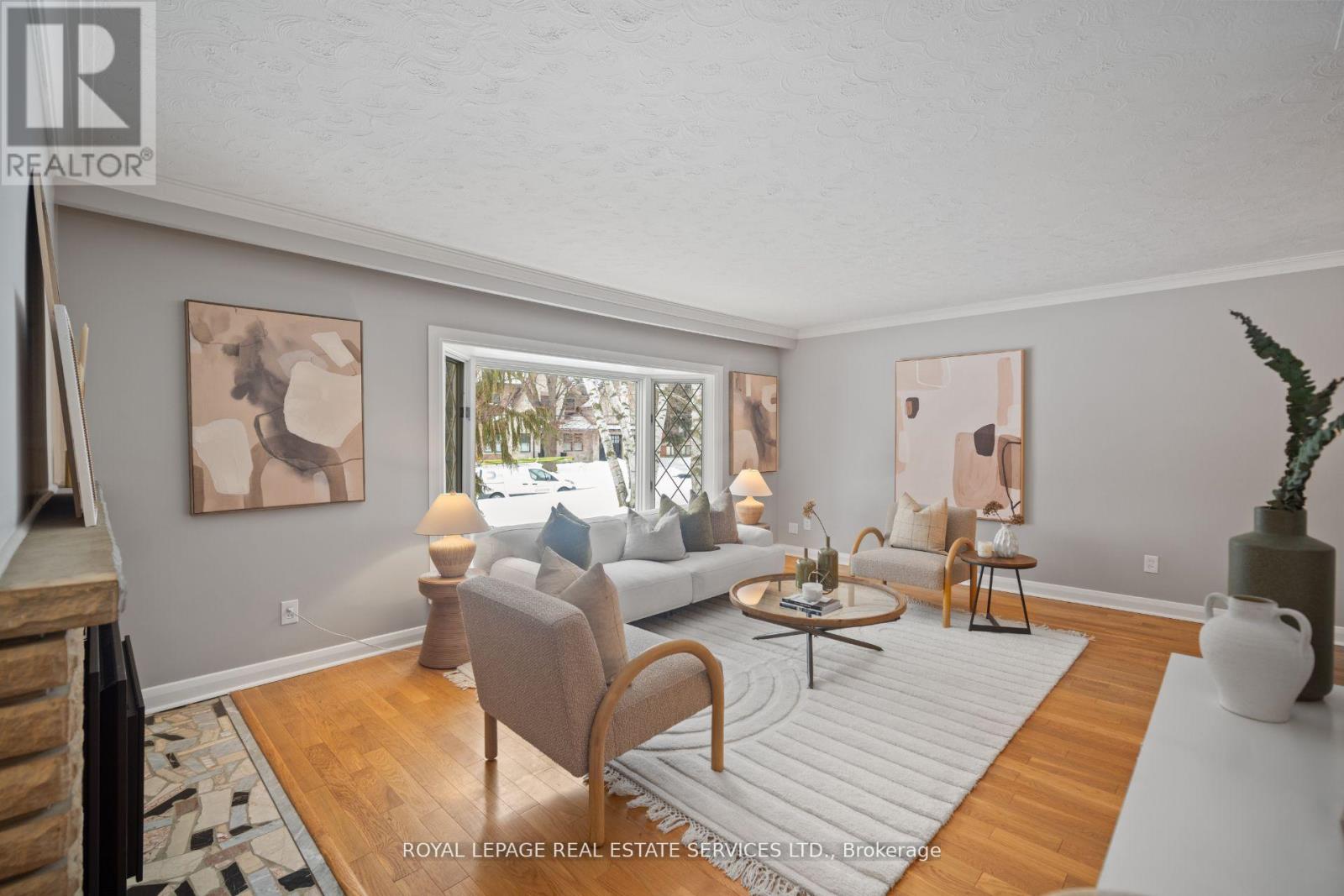 121 Elvaston Drive, Toronto (Victoria Village), Ontario  M4A 1N8 - Photo 6 - C12923030