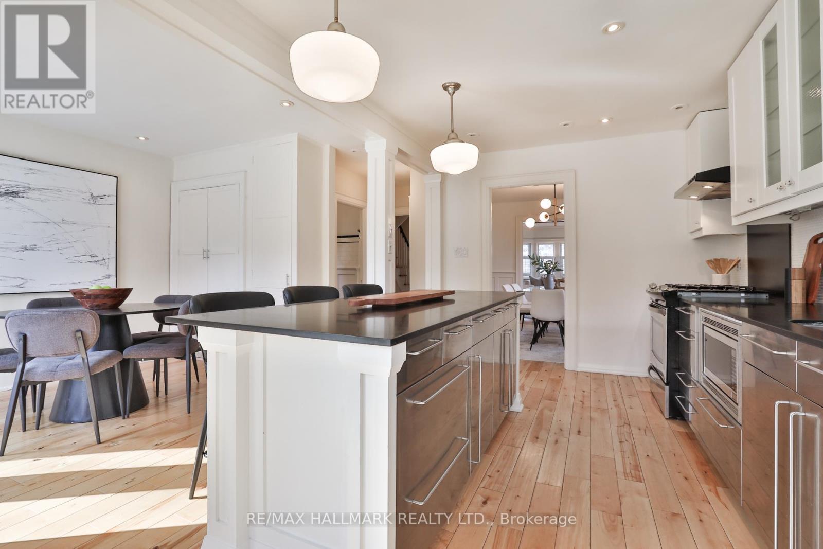 121 Castlewood Road, Toronto, Ontario  M5N 2L3 - Photo 10 - C12923070