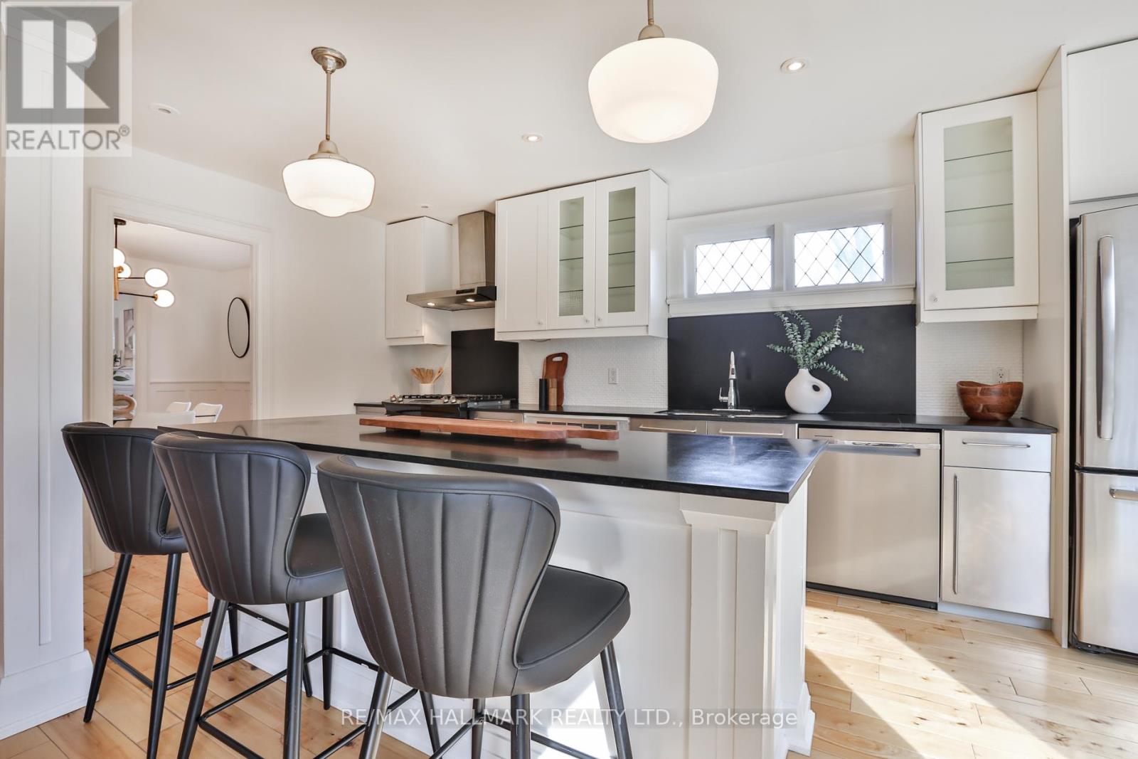 121 Castlewood Road, Toronto, Ontario  M5N 2L3 - Photo 11 - C12923070