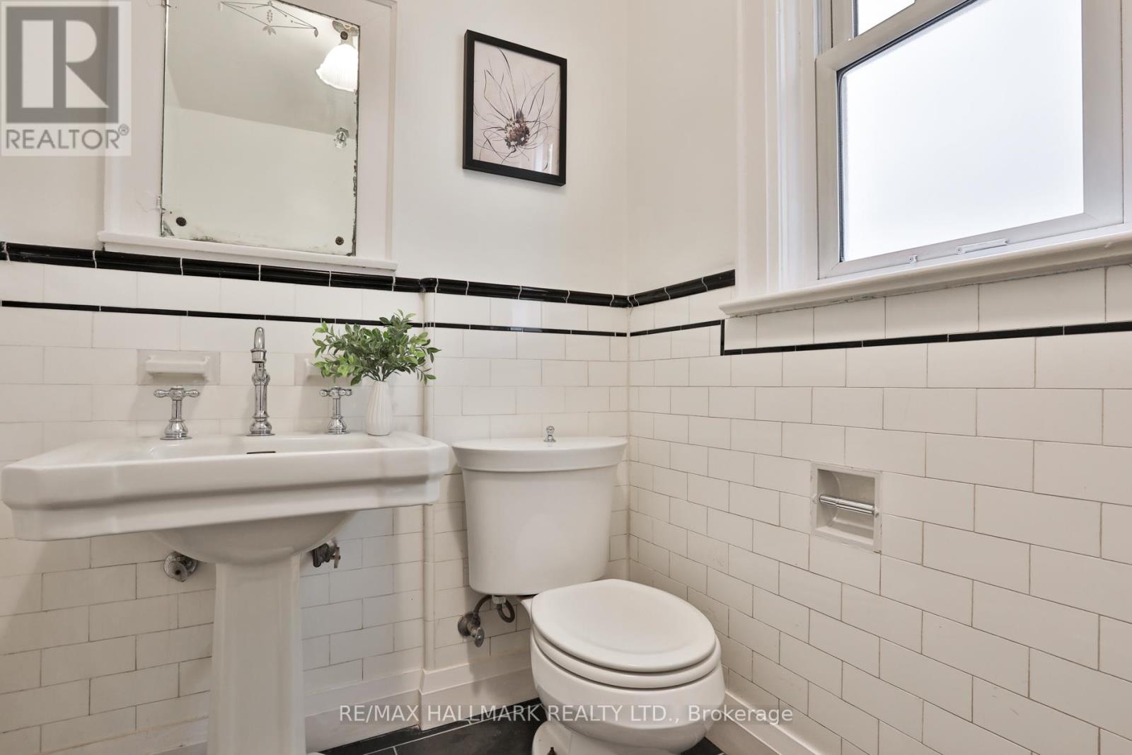 121 Castlewood Road, Toronto, Ontario  M5N 2L3 - Photo 14 - C12923070