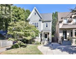 121 CASTLEWOOD ROAD, Toronto, Ontario
