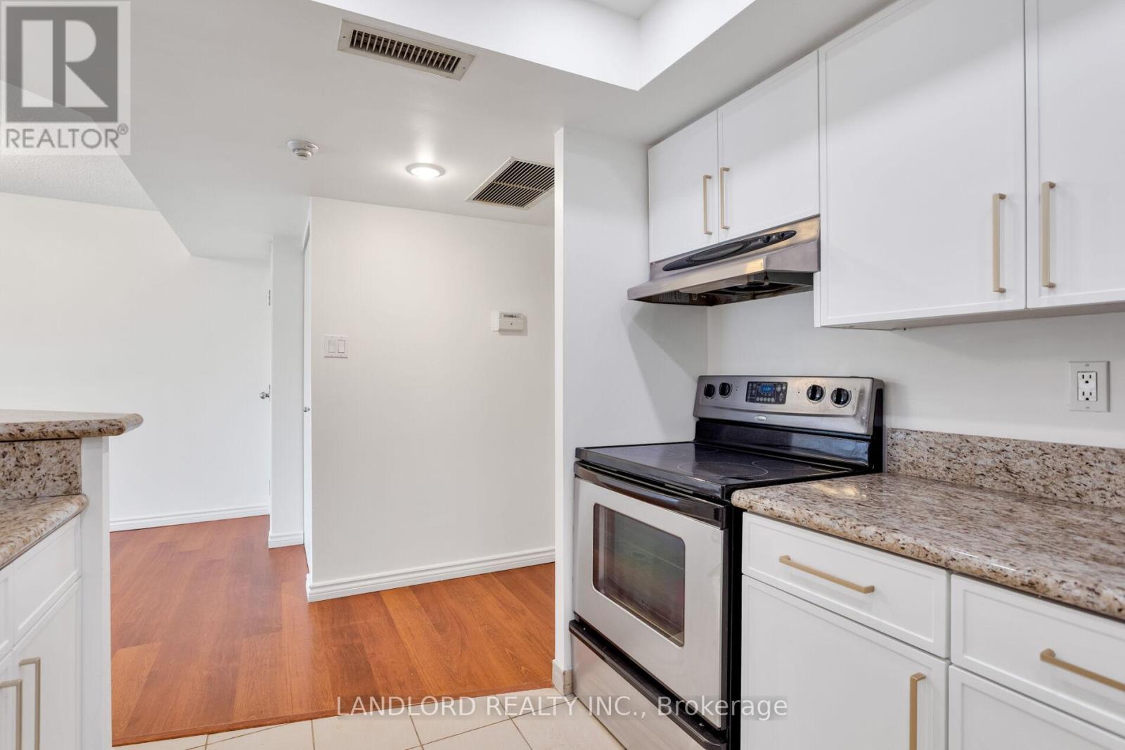 1202 - 1001 Bay Street, Toronto, Ontario  M5S 3A6 - Photo 12 - C12923114