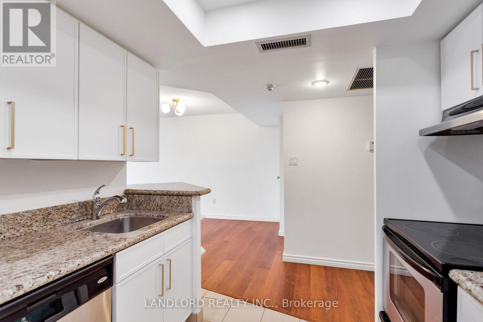 1202 - 1001 Bay Street, Toronto, Ontario  M5S 3A6 - Photo 13 - C12923114