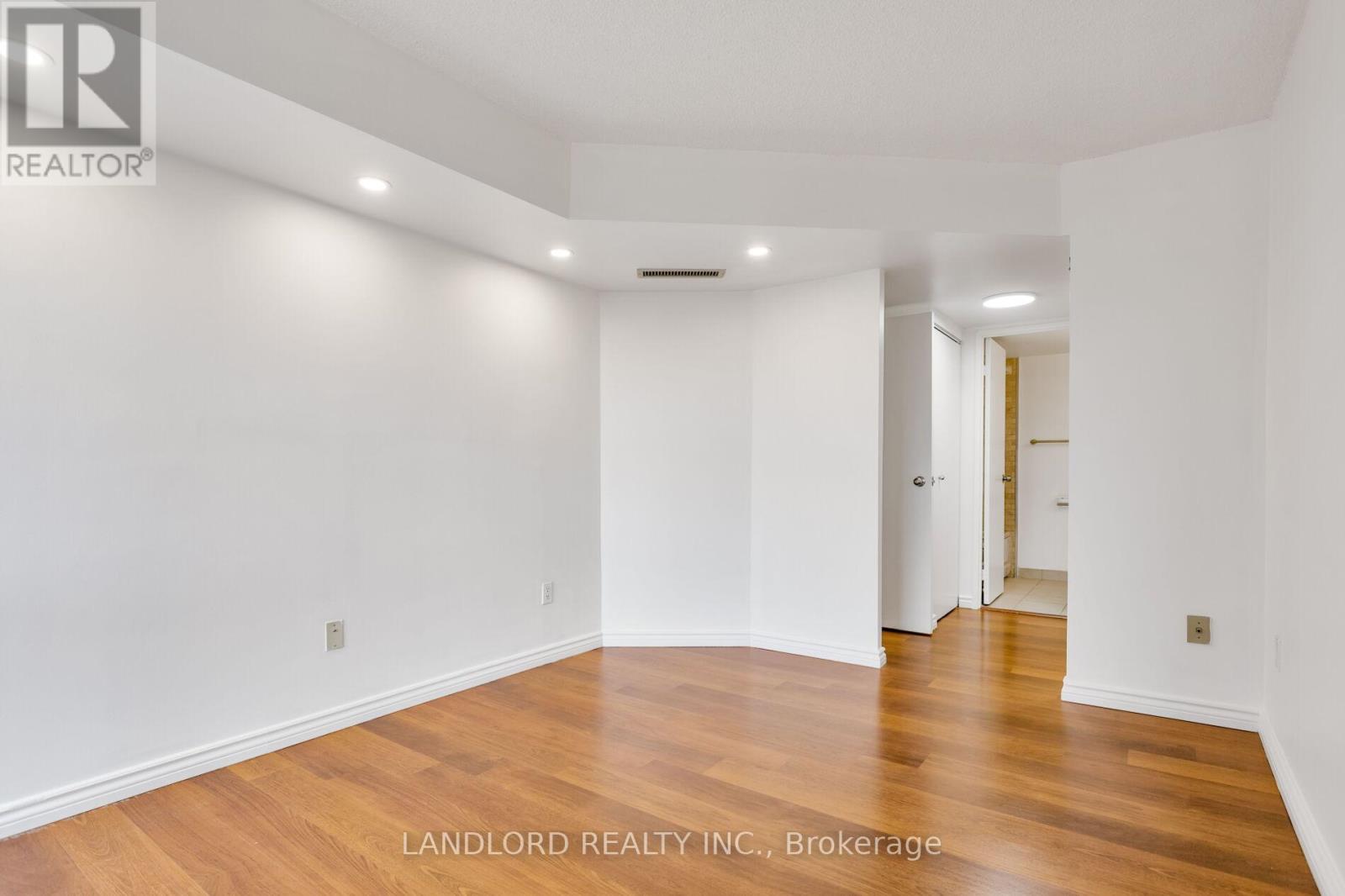 1202 - 1001 Bay Street, Toronto, Ontario  M5S 3A6 - Photo 26 - C12923114