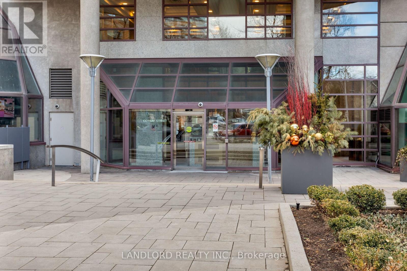 1202 - 1001 Bay Street, Toronto, Ontario  M5S 3A6 - Photo 3 - C12923114