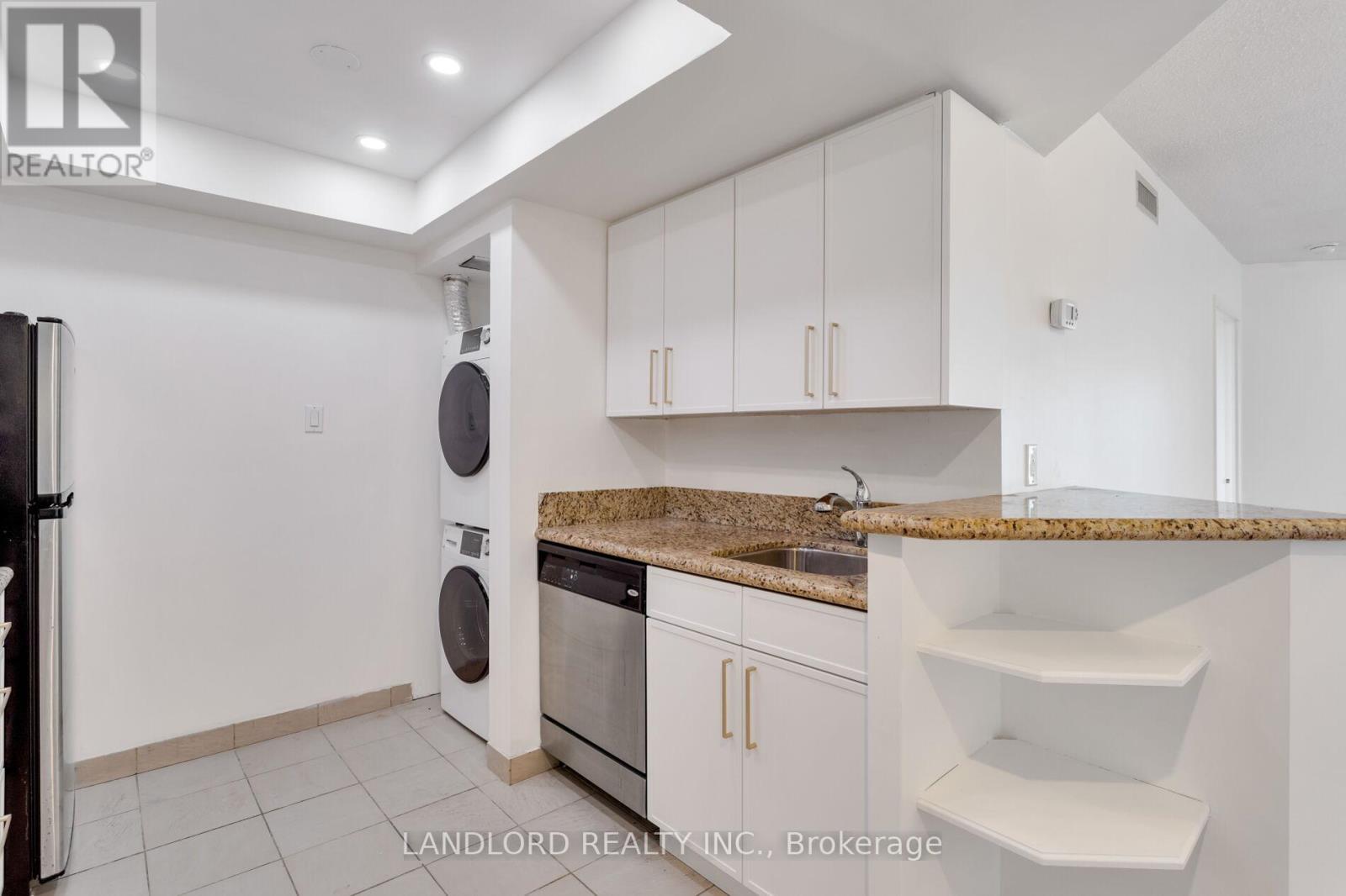 1202 - 1001 Bay Street, Toronto, Ontario  M5S 3A6 - Photo 9 - C12923114