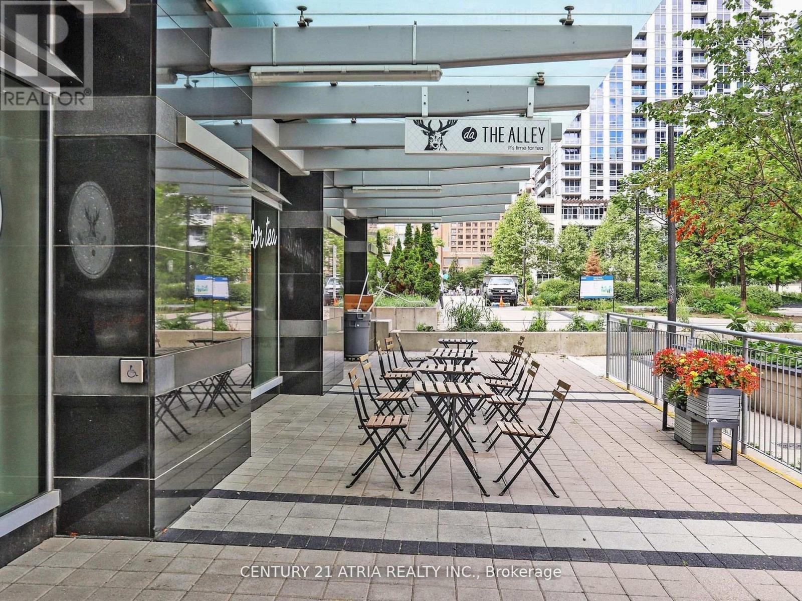 1 - 382 Yonge Street, Toronto, Ontario  M5B 1S8 - Photo 4 - C12923158