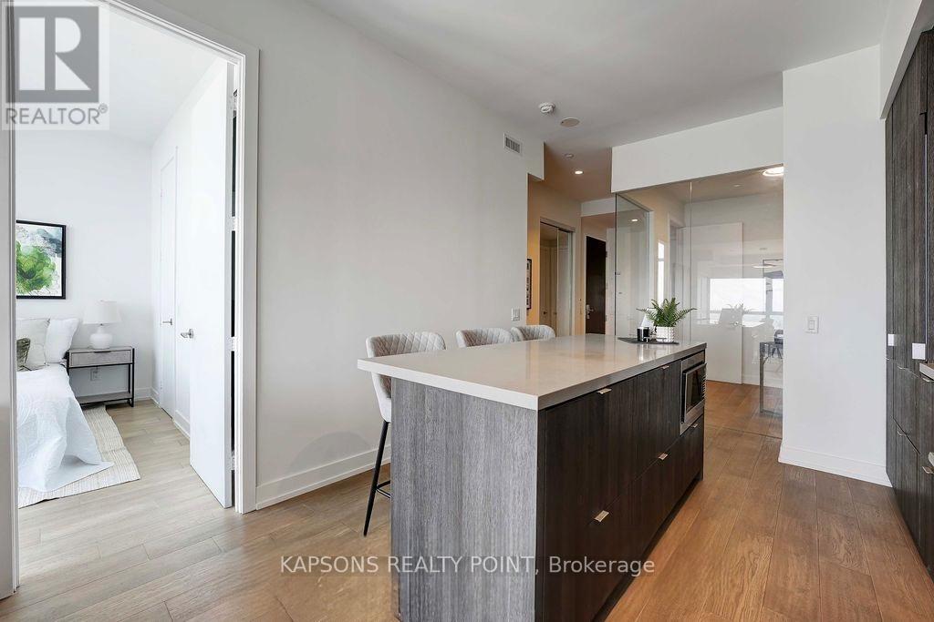 6512 - 7 Grenville Street, Toronto, Ontario  M4Y 1A1 - Photo 14 - C12923244