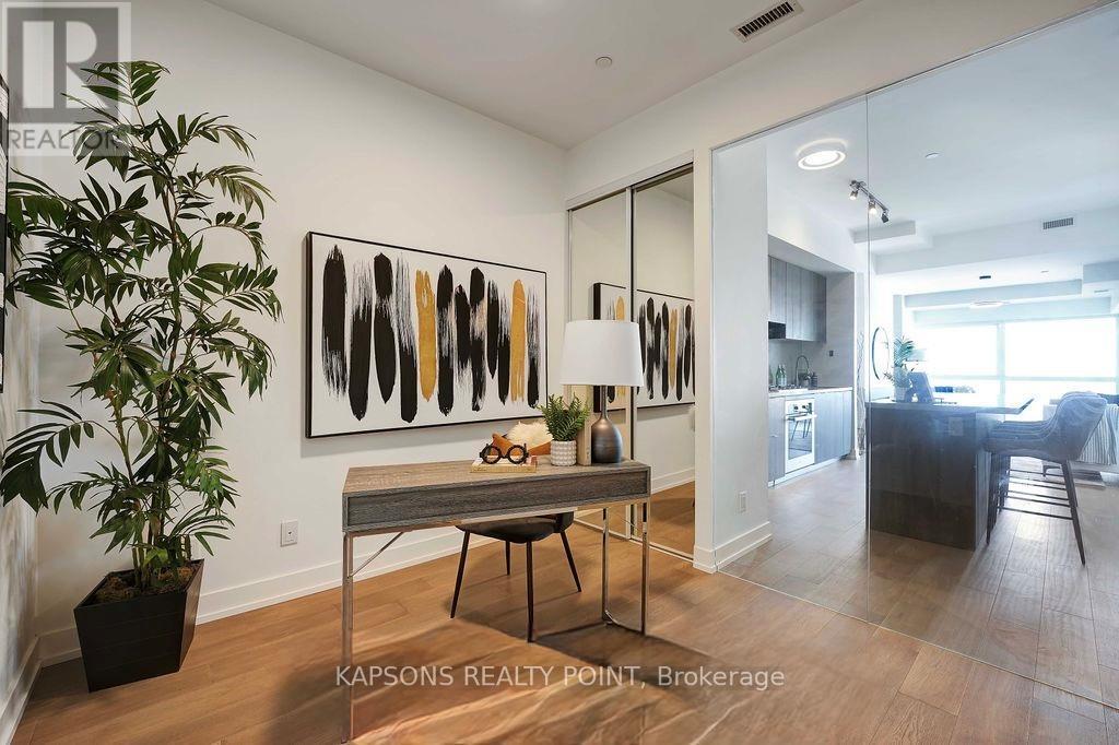 6512 - 7 Grenville Street, Toronto, Ontario  M4Y 1A1 - Photo 6 - C12923244