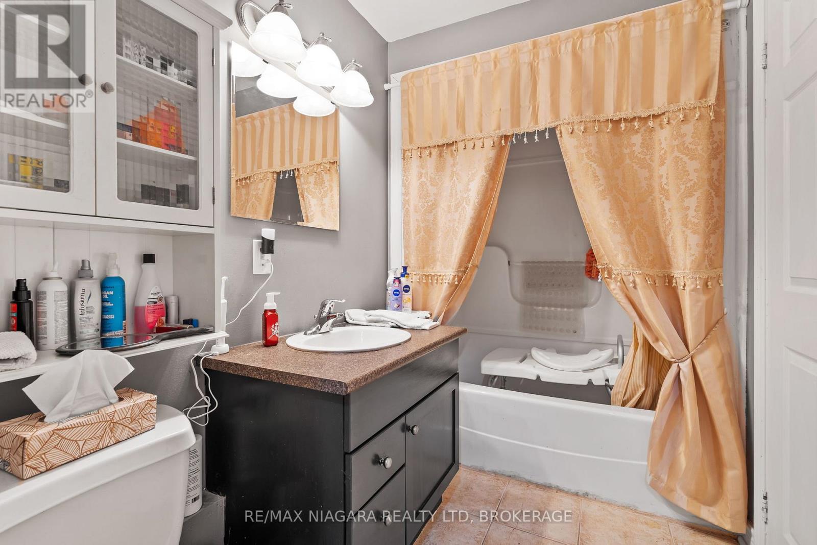 103 - 6365 Drummond Road, Niagara Falls, Ontario  L2G 4N1 - Photo 14 - X12922934