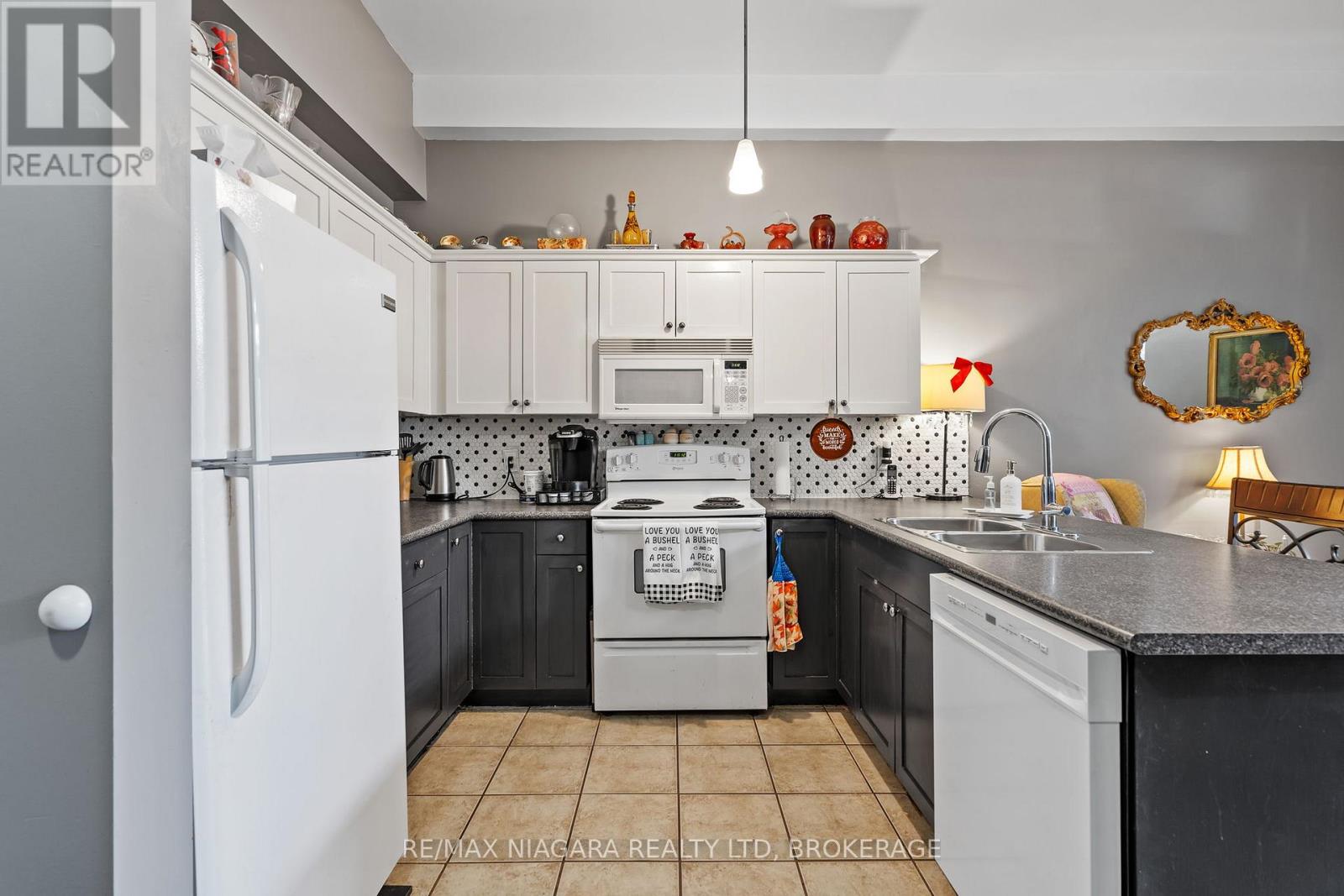 103 - 6365 Drummond Road, Niagara Falls, Ontario  L2G 4N1 - Photo 4 - X12922934