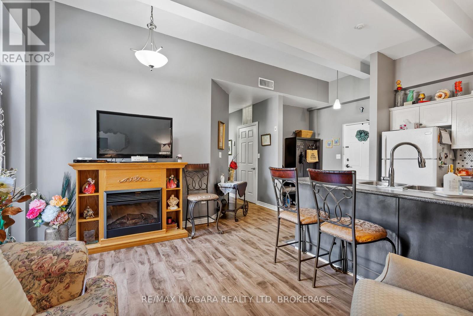 103 - 6365 Drummond Road, Niagara Falls, Ontario  L2G 4N1 - Photo 6 - X12922934