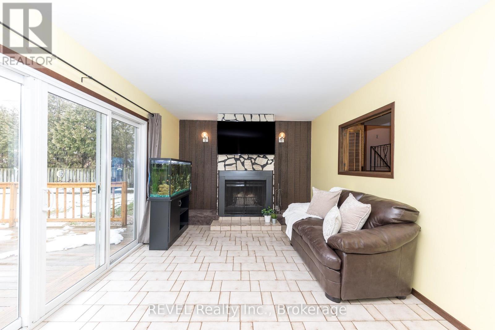 42 Emily Street, Grimsby, Ontario  L3M 4A2 - Photo 15 - X12923026