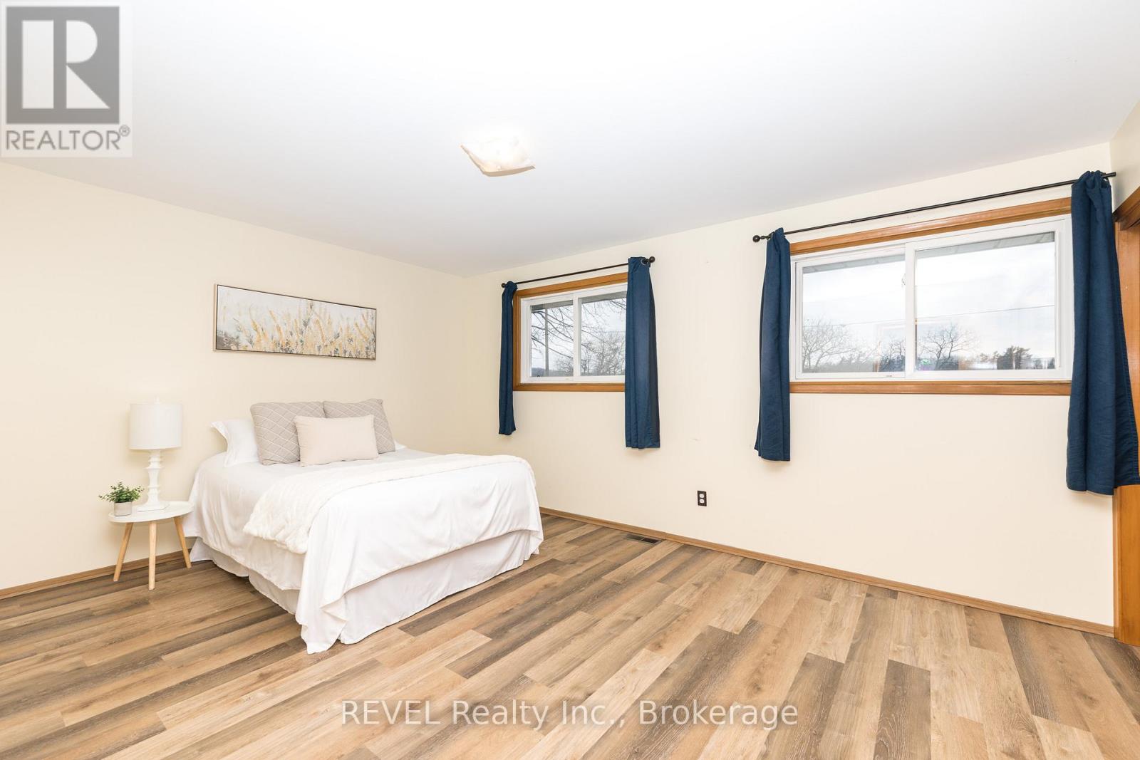 42 Emily Street, Grimsby, Ontario  L3M 4A2 - Photo 23 - X12923026