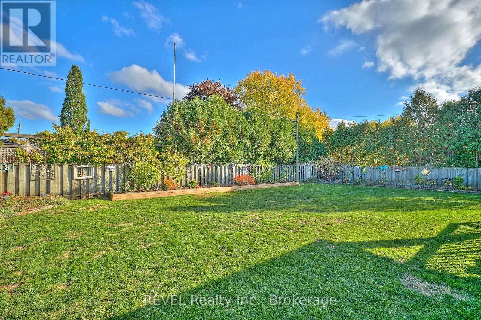 42 Emily Street, Grimsby, Ontario  L3M 4A2 - Photo 40 - X12923026