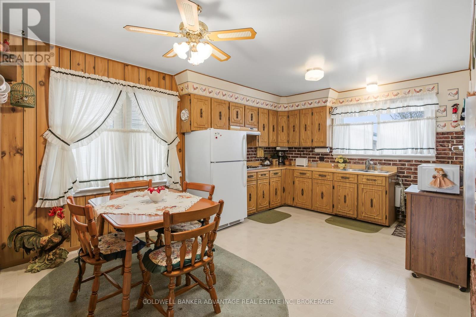 927 Southworth Street, Welland (Lincoln/crowland), Ontario L3B 2A2 - Photo 10 - X12923028