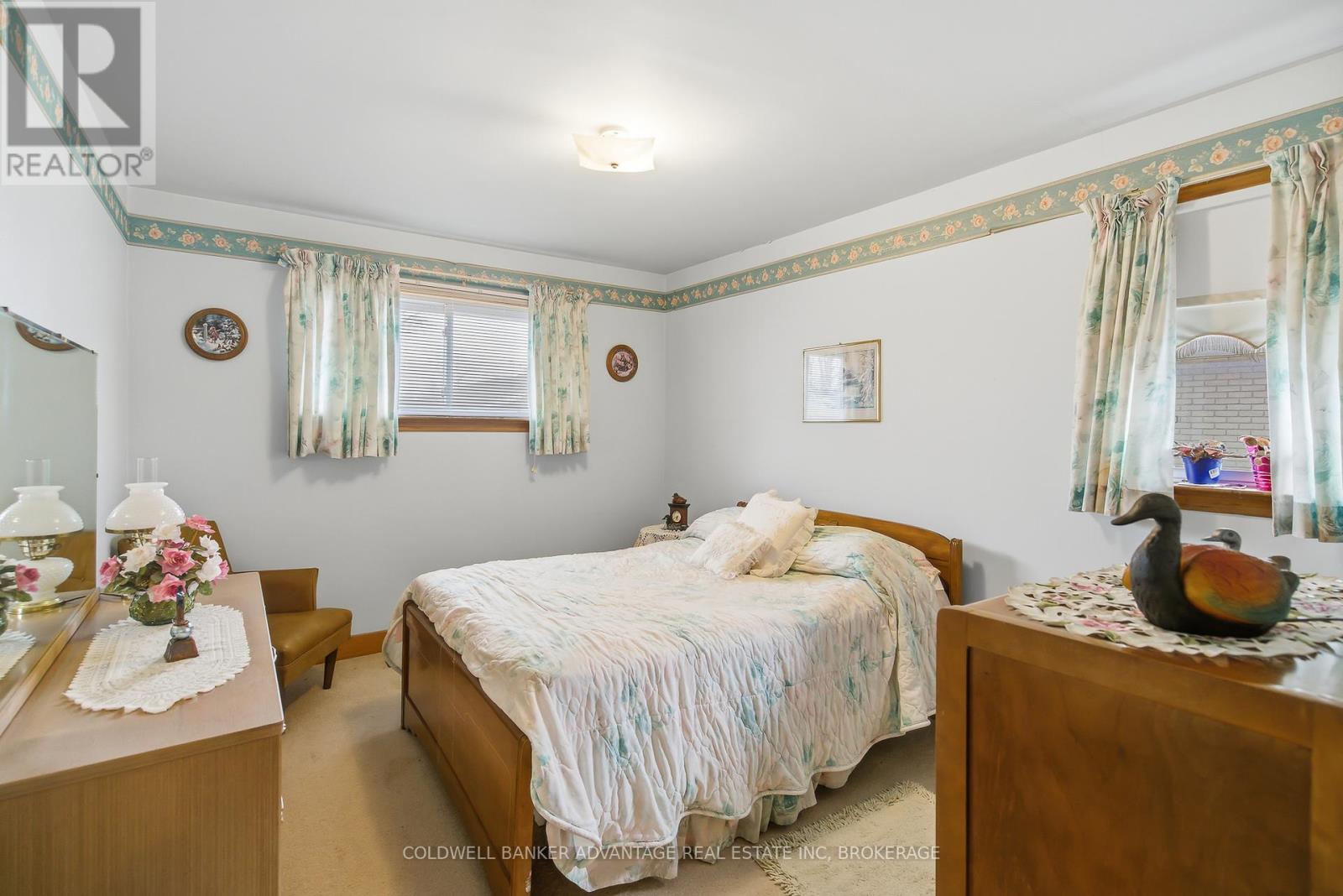 927 Southworth Street, Welland (Lincoln/crowland), Ontario L3B 2A2 - Photo 17 - X12923028