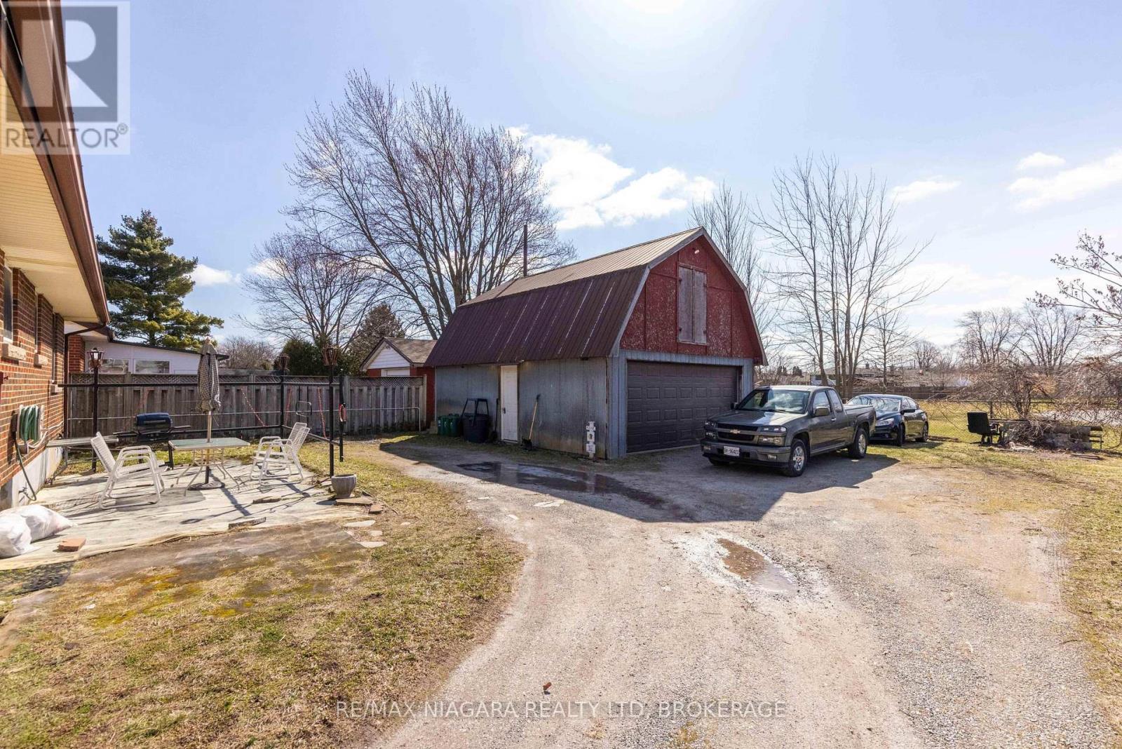 6438 Wendy Drive, Niagara Falls (Oldfield), Ontario  L2G 3H6 - Photo 2 - X12923136