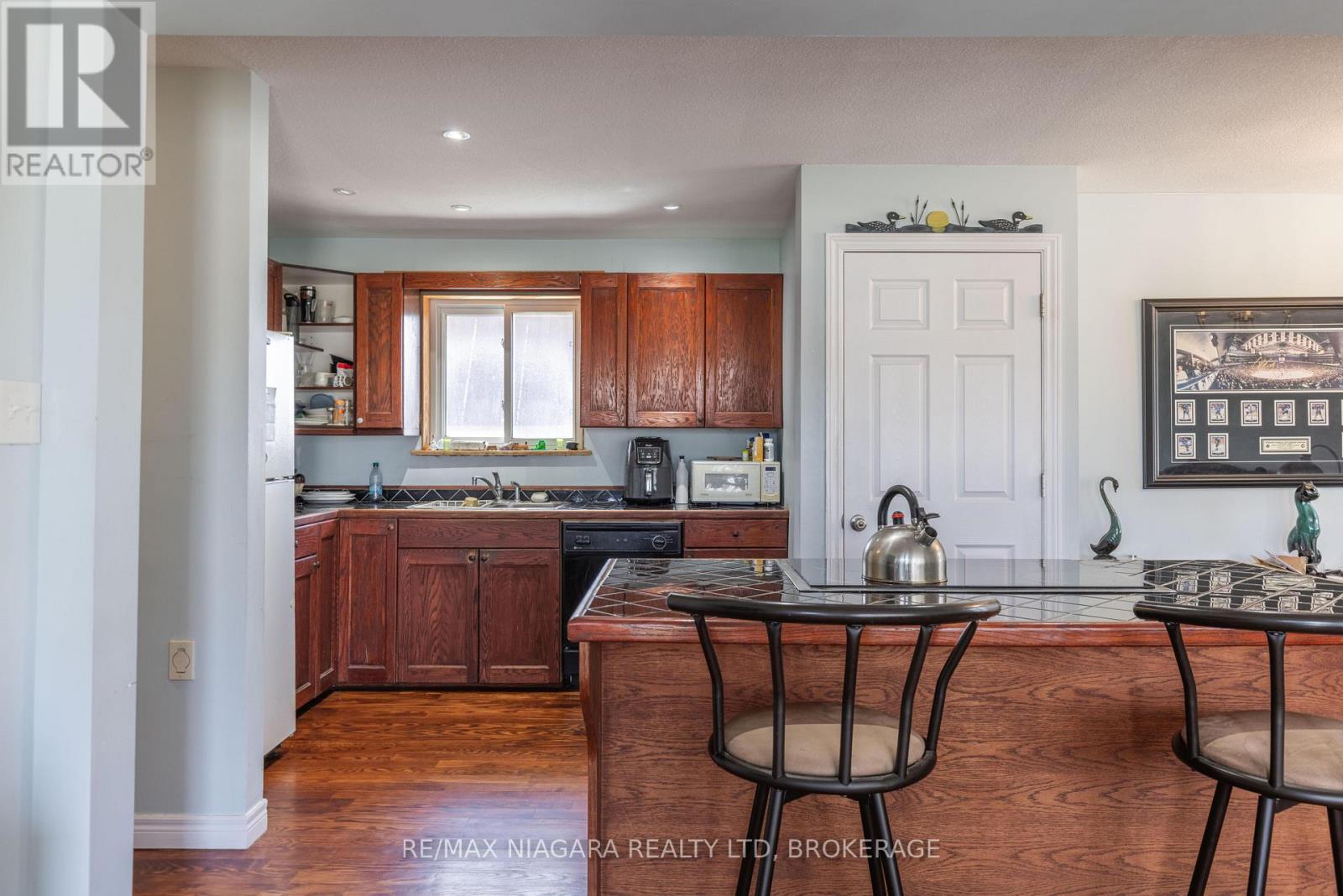 6438 Wendy Drive, Niagara Falls (Oldfield), Ontario  L2G 3H6 - Photo 6 - X12923136