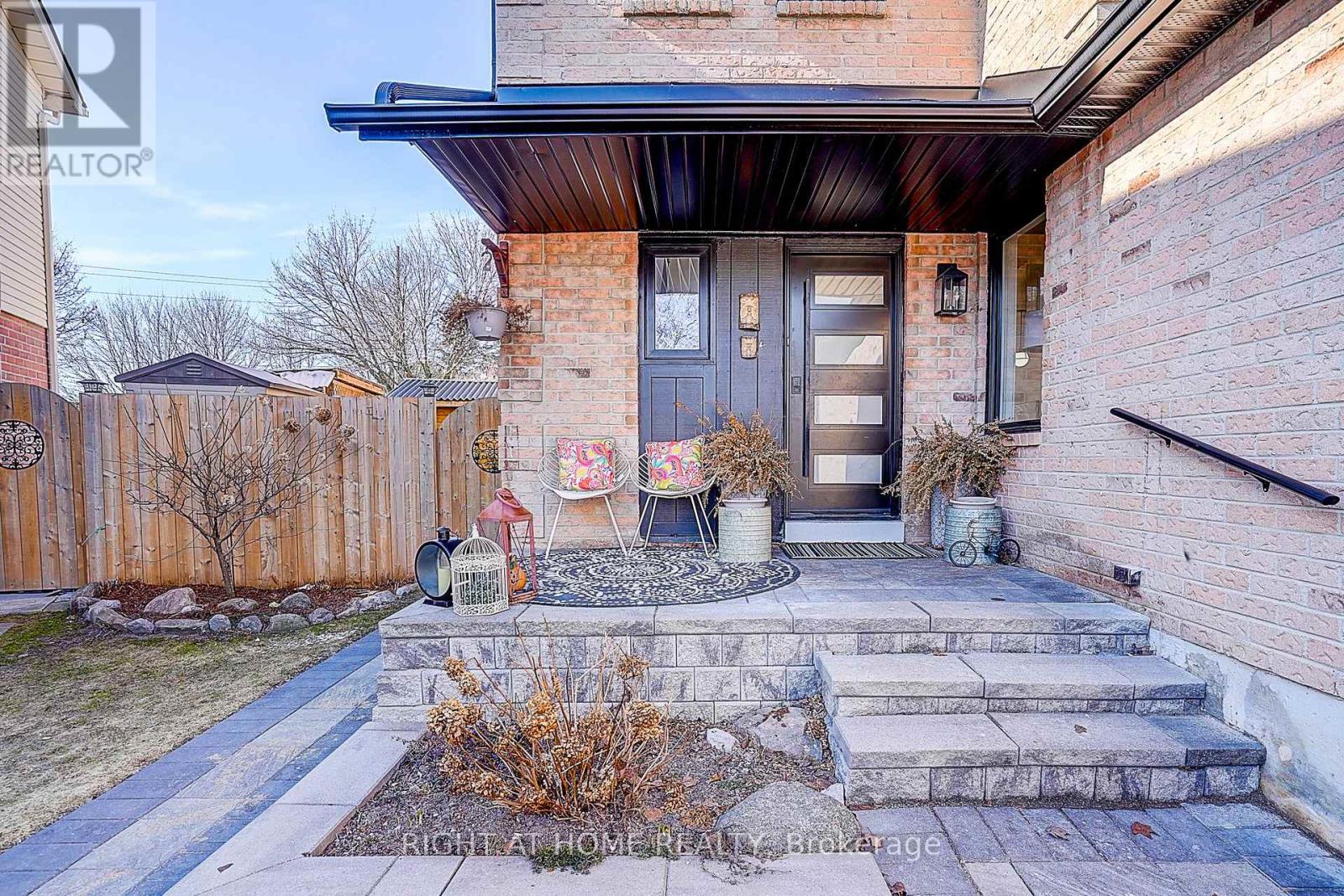 32 Miles Drive, Ajax, Ontario  L1Z 1C7 - Photo 2 - E12923096