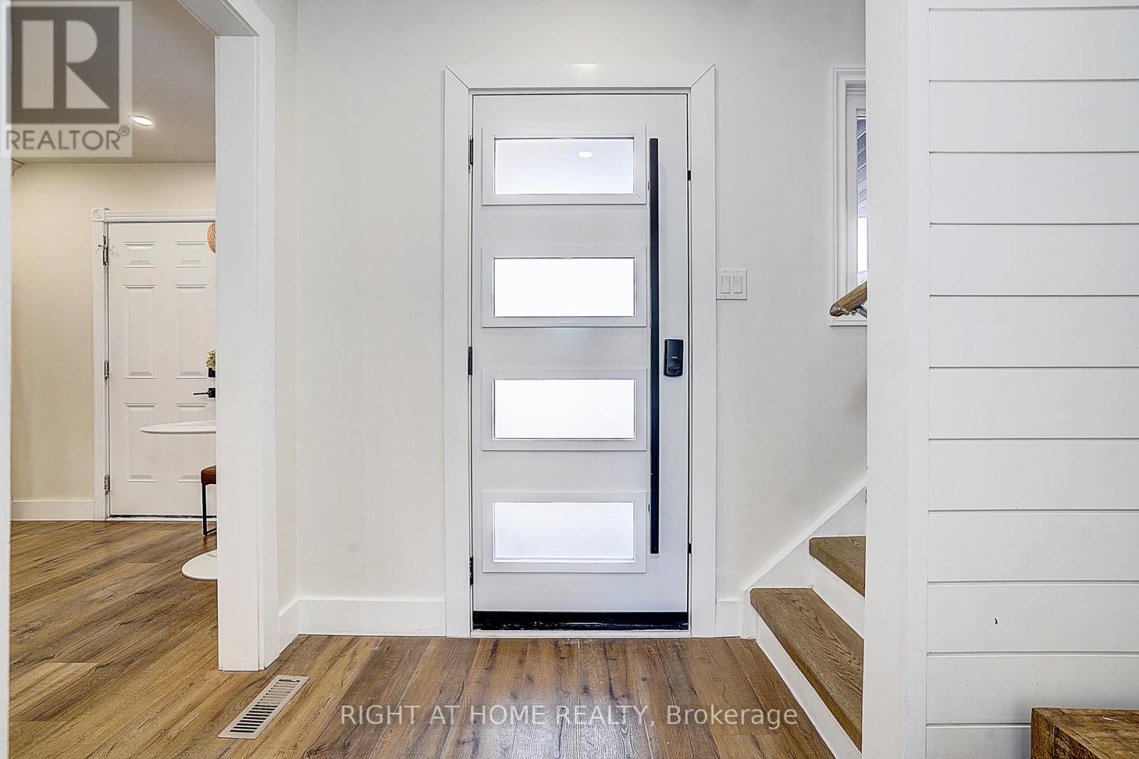 32 Miles Drive, Ajax, Ontario  L1Z 1C7 - Photo 3 - E12923096