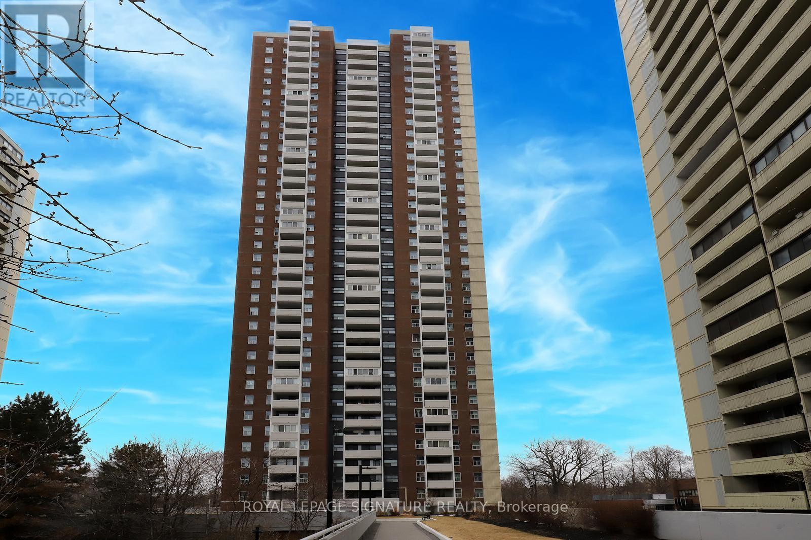 2202 - 3 MASSEY SQUARE, Toronto, Ontario