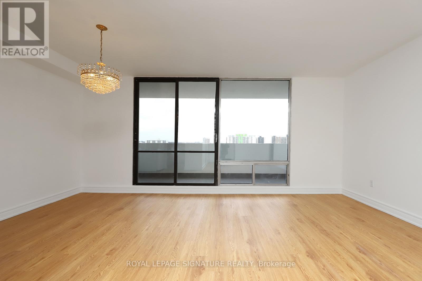 2202 - 3 Massey Square, Toronto (Crescent Town), Ontario  M4C 5L5 - Photo 10 - E12923242