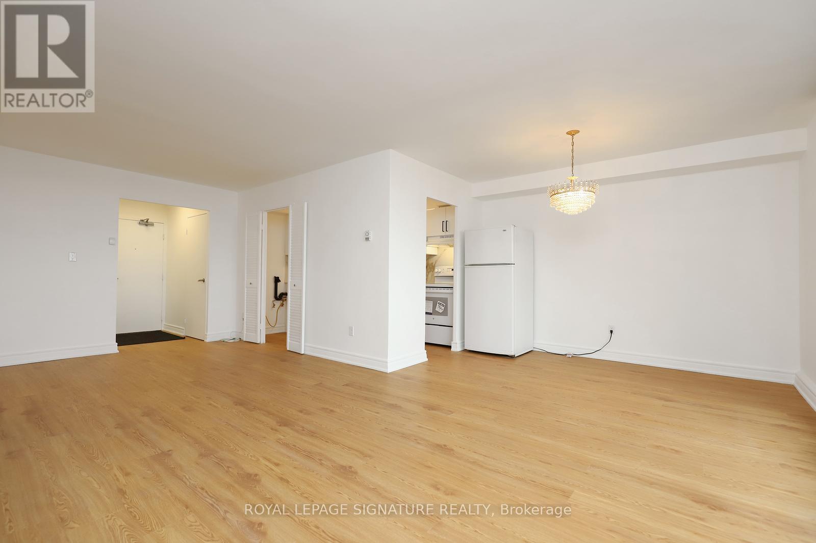 2202 - 3 Massey Square, Toronto (Crescent Town), Ontario  M4C 5L5 - Photo 12 - E12923242