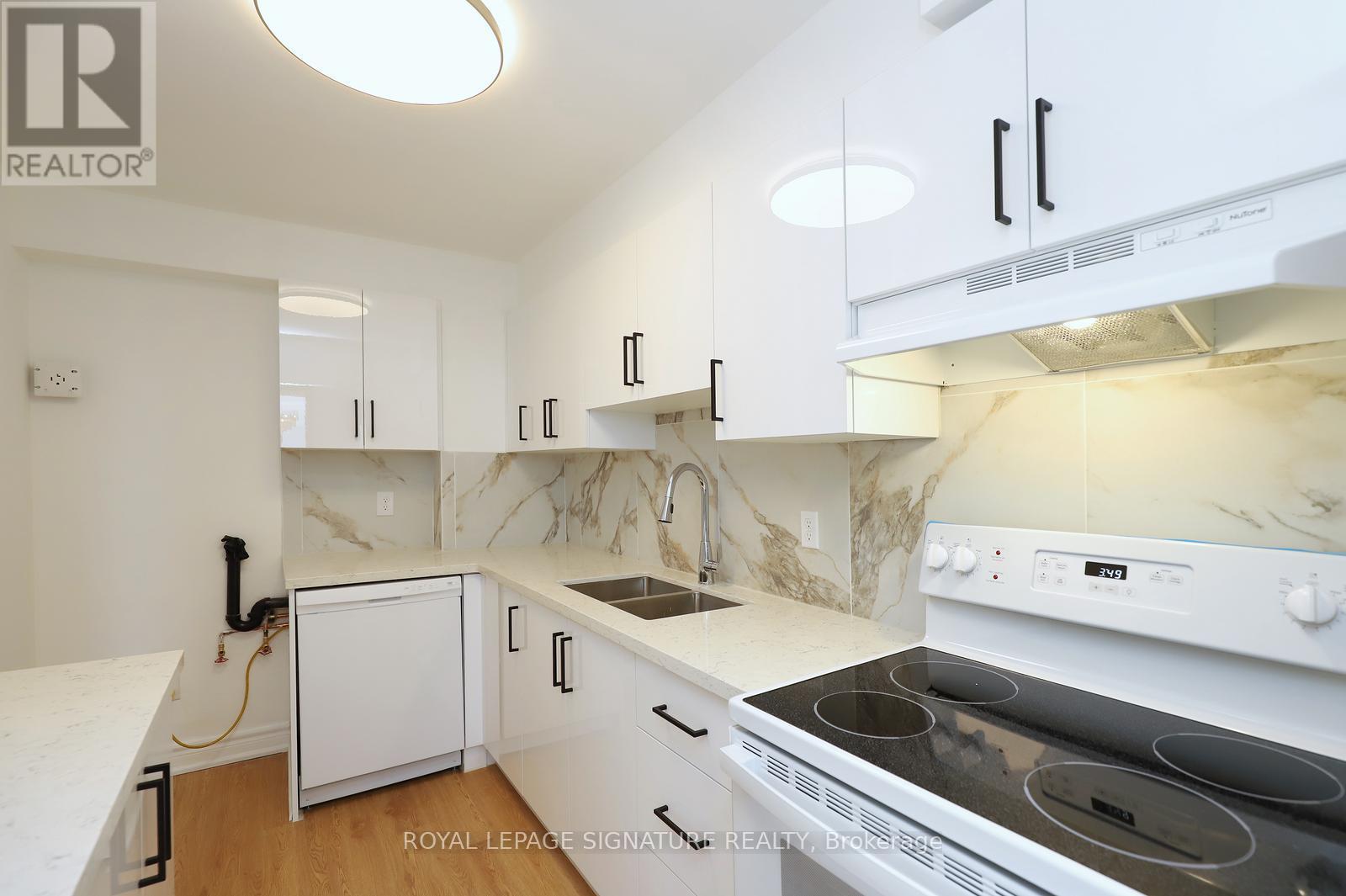 2202 - 3 Massey Square, Toronto (Crescent Town), Ontario  M4C 5L5 - Photo 15 - E12923242