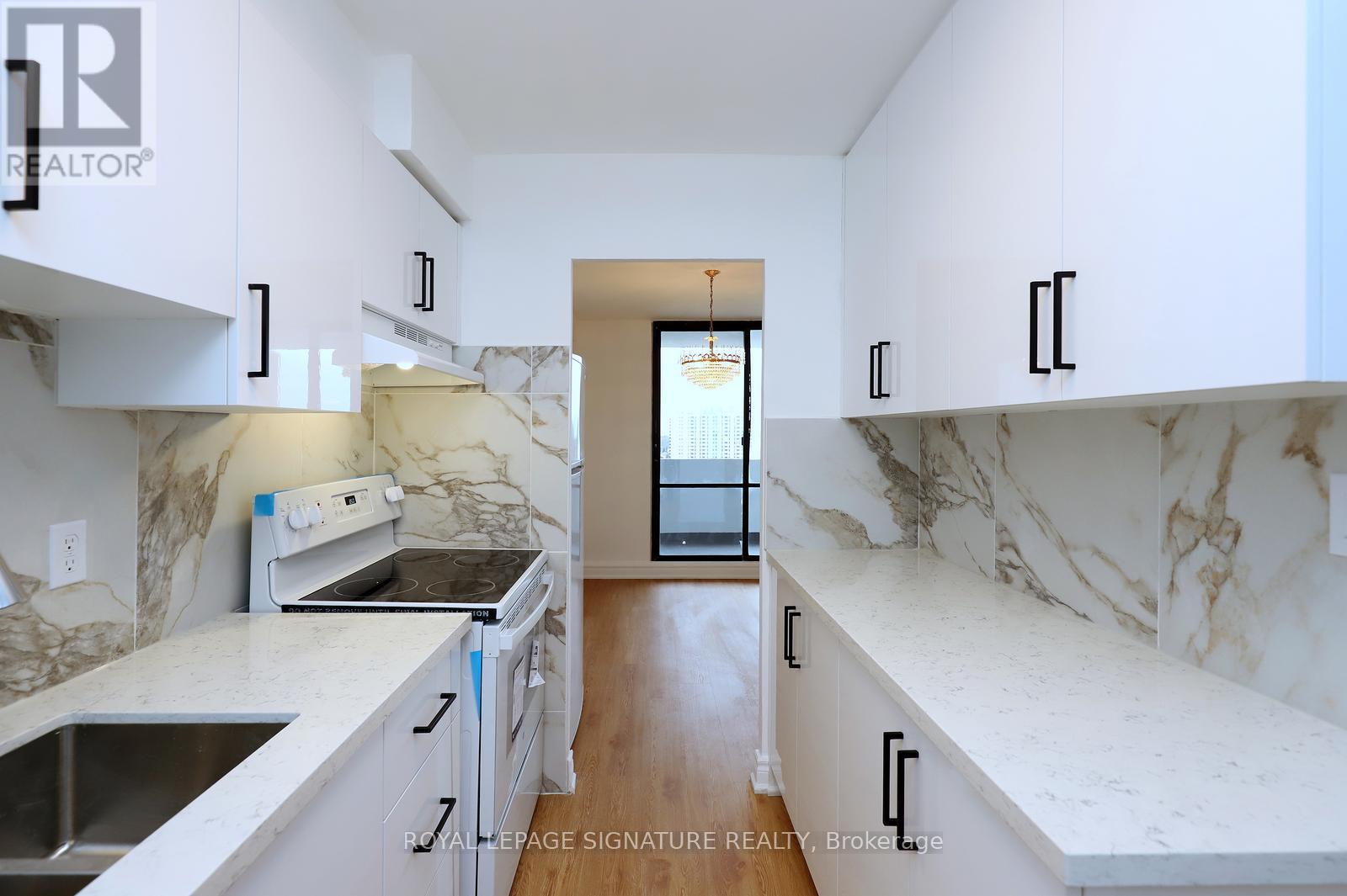 2202 - 3 Massey Square, Toronto (Crescent Town), Ontario  M4C 5L5 - Photo 18 - E12923242