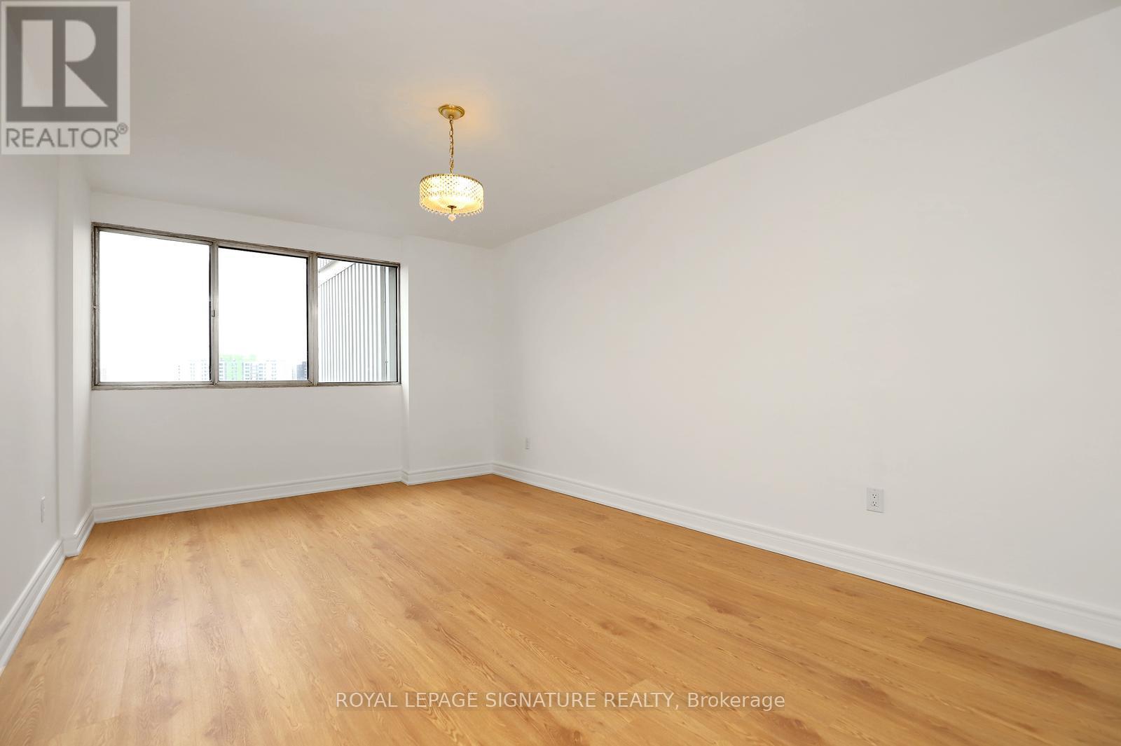 2202 - 3 Massey Square, Toronto (Crescent Town), Ontario  M4C 5L5 - Photo 25 - E12923242