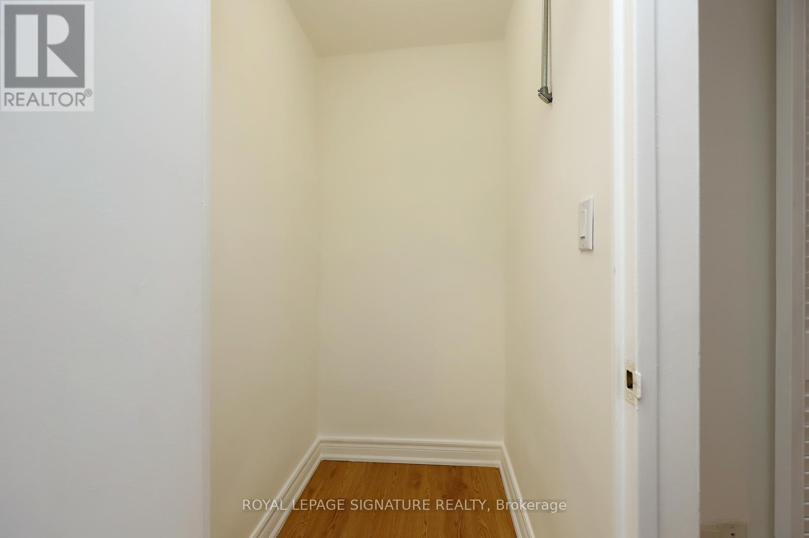 2202 - 3 Massey Square, Toronto (Crescent Town), Ontario  M4C 5L5 - Photo 27 - E12923242