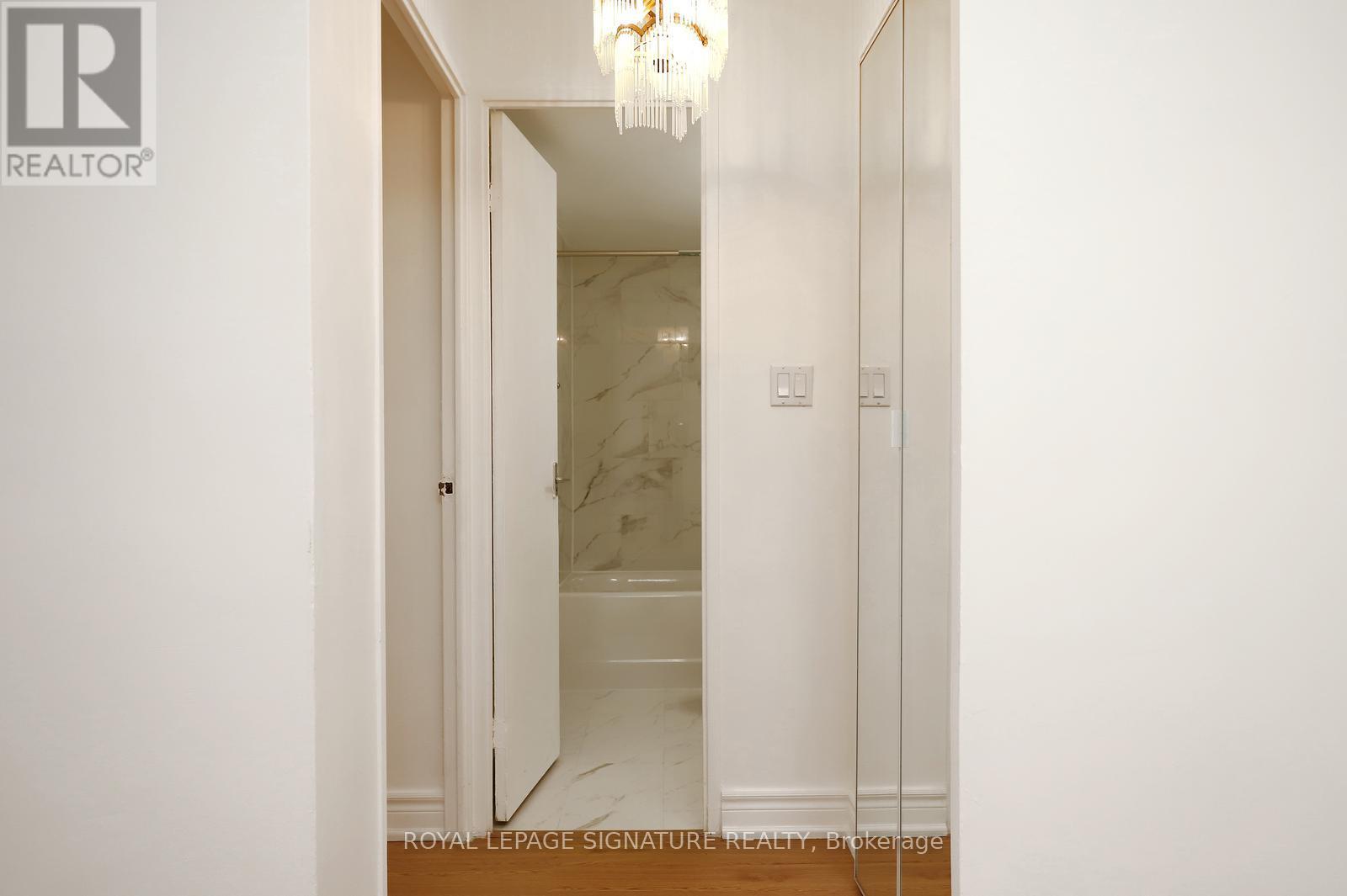 2202 - 3 Massey Square, Toronto (Crescent Town), Ontario  M4C 5L5 - Photo 28 - E12923242