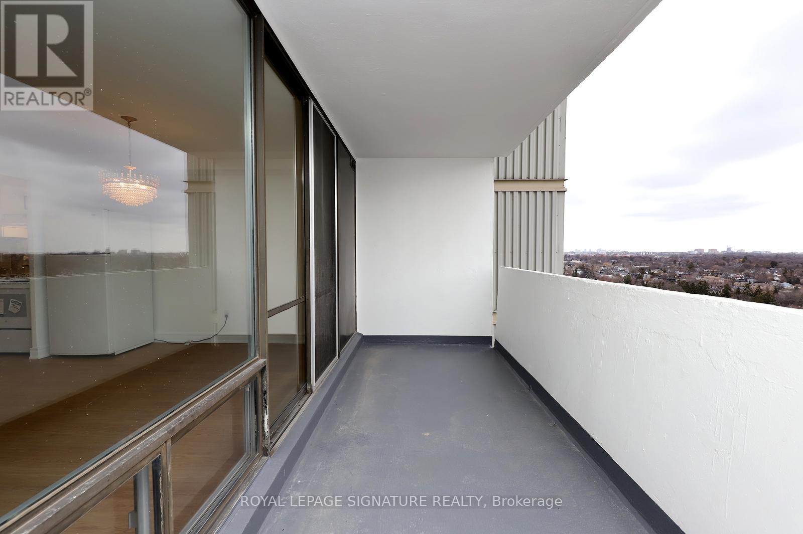 2202 - 3 Massey Square, Toronto (Crescent Town), Ontario  M4C 5L5 - Photo 29 - E12923242