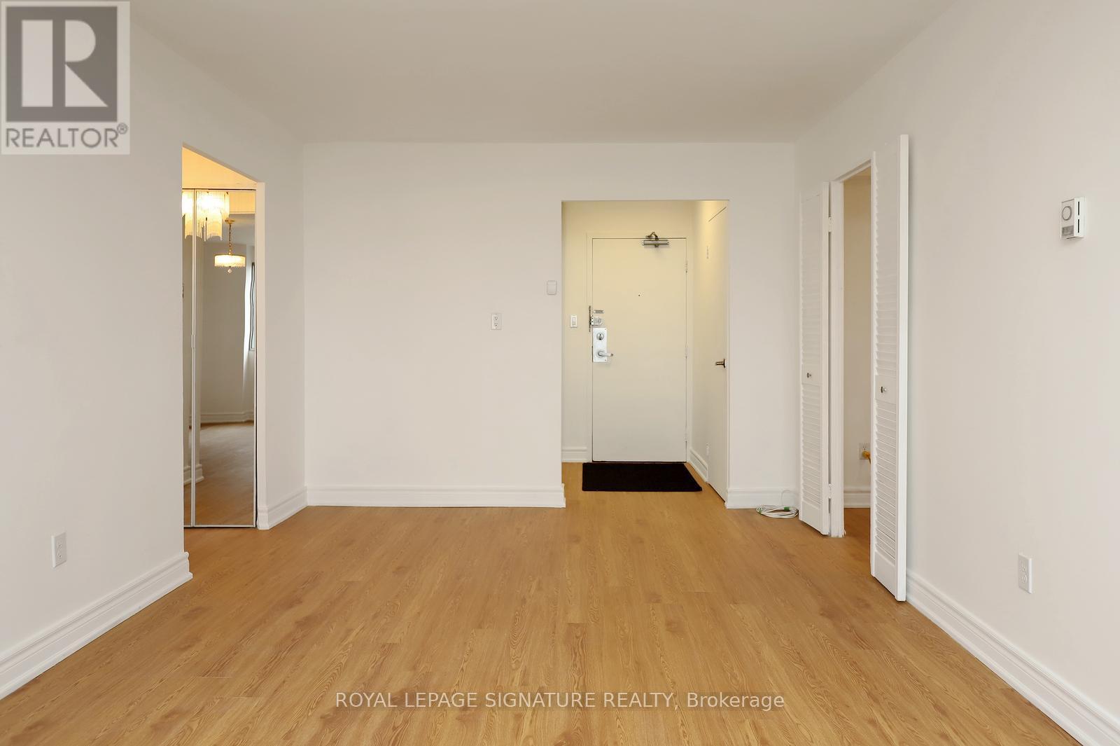 2202 - 3 Massey Square, Toronto (Crescent Town), Ontario  M4C 5L5 - Photo 8 - E12923242