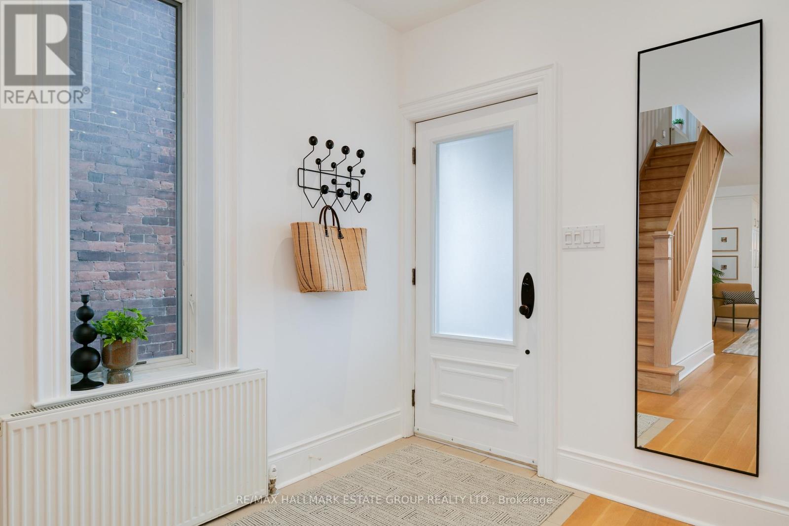 27 Rainsford Road, Toronto, Ontario  M4L 3N5 - Photo 5 - E12923258