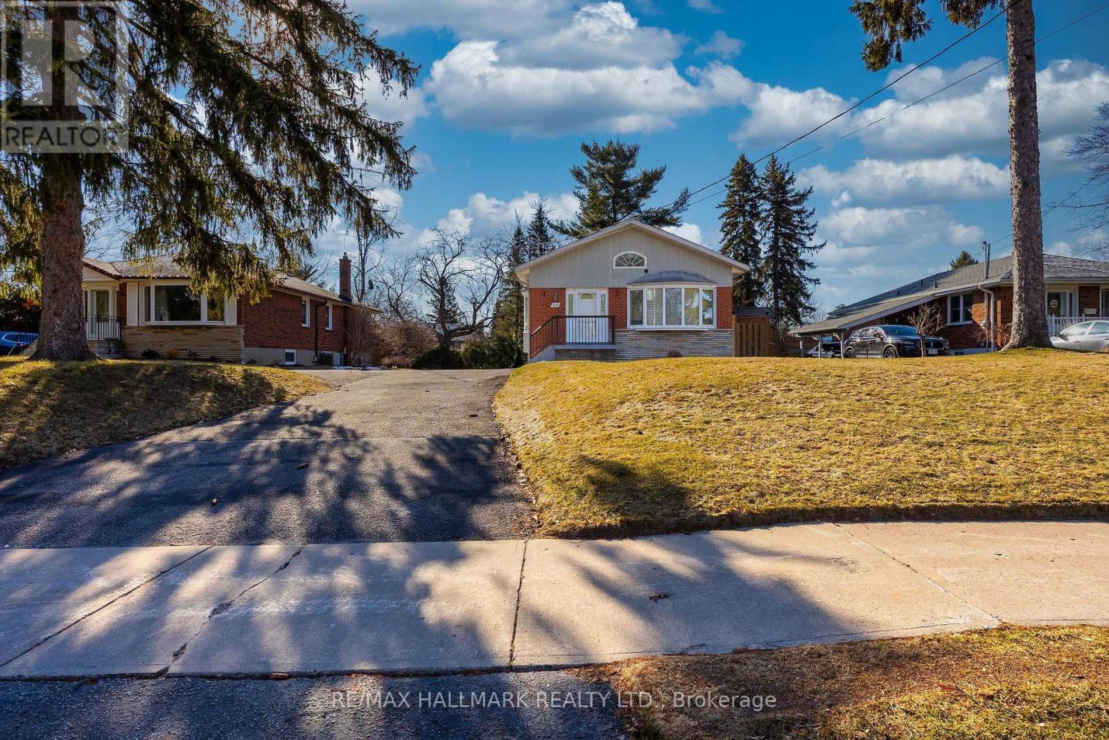 MAIN - 69 LAWSON ROAD, Toronto, Ontario