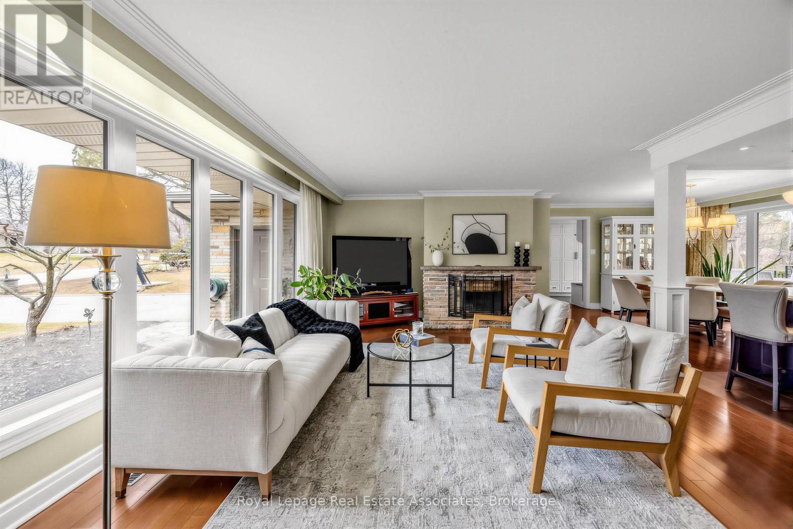 1561 Pinetree Crescent, Mississauga, Ontario  L5G 2S9 - Photo 8 - W12922822