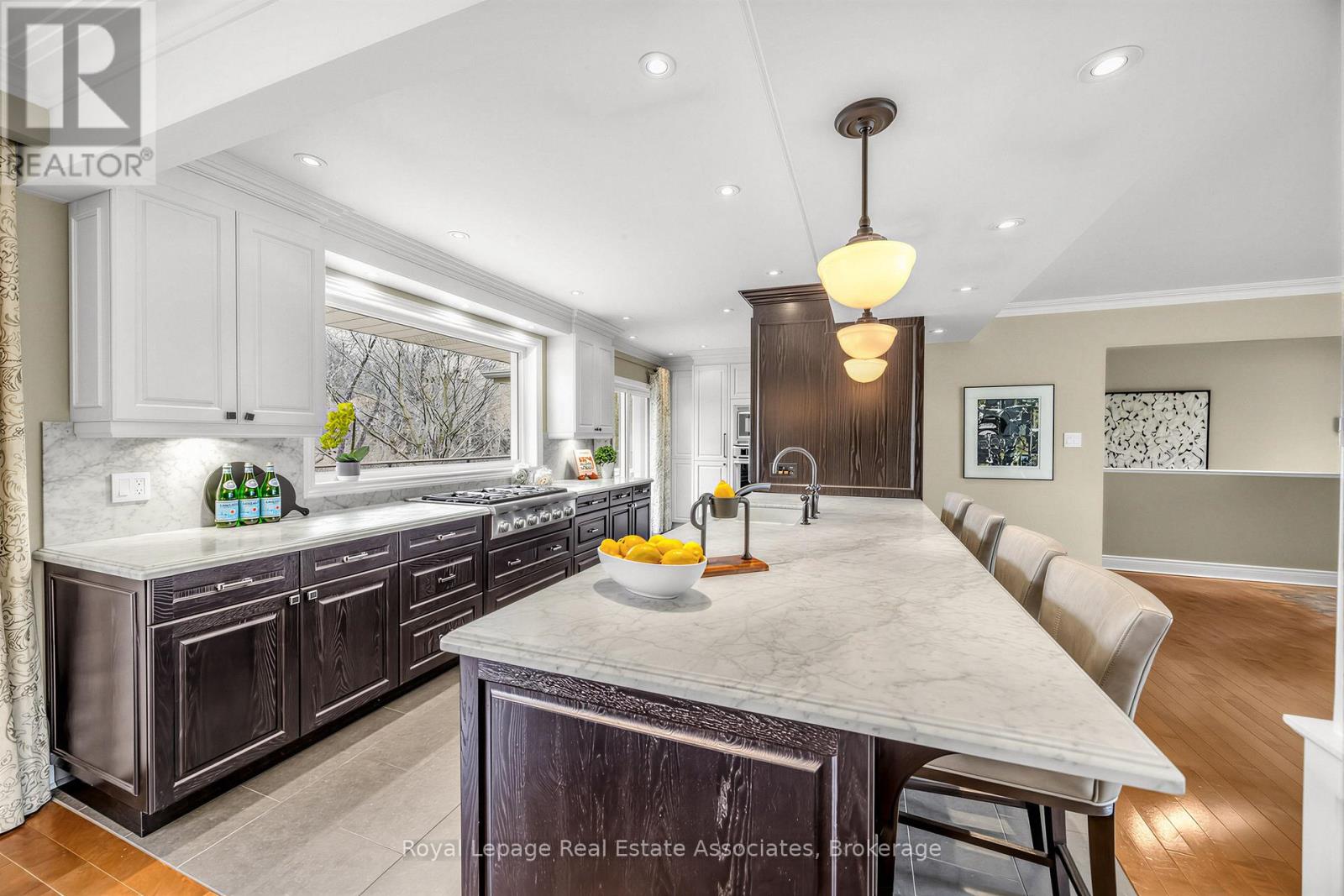 1561 Pinetree Crescent, Mississauga, Ontario  L5G 2S9 - Photo 5 - W12922822