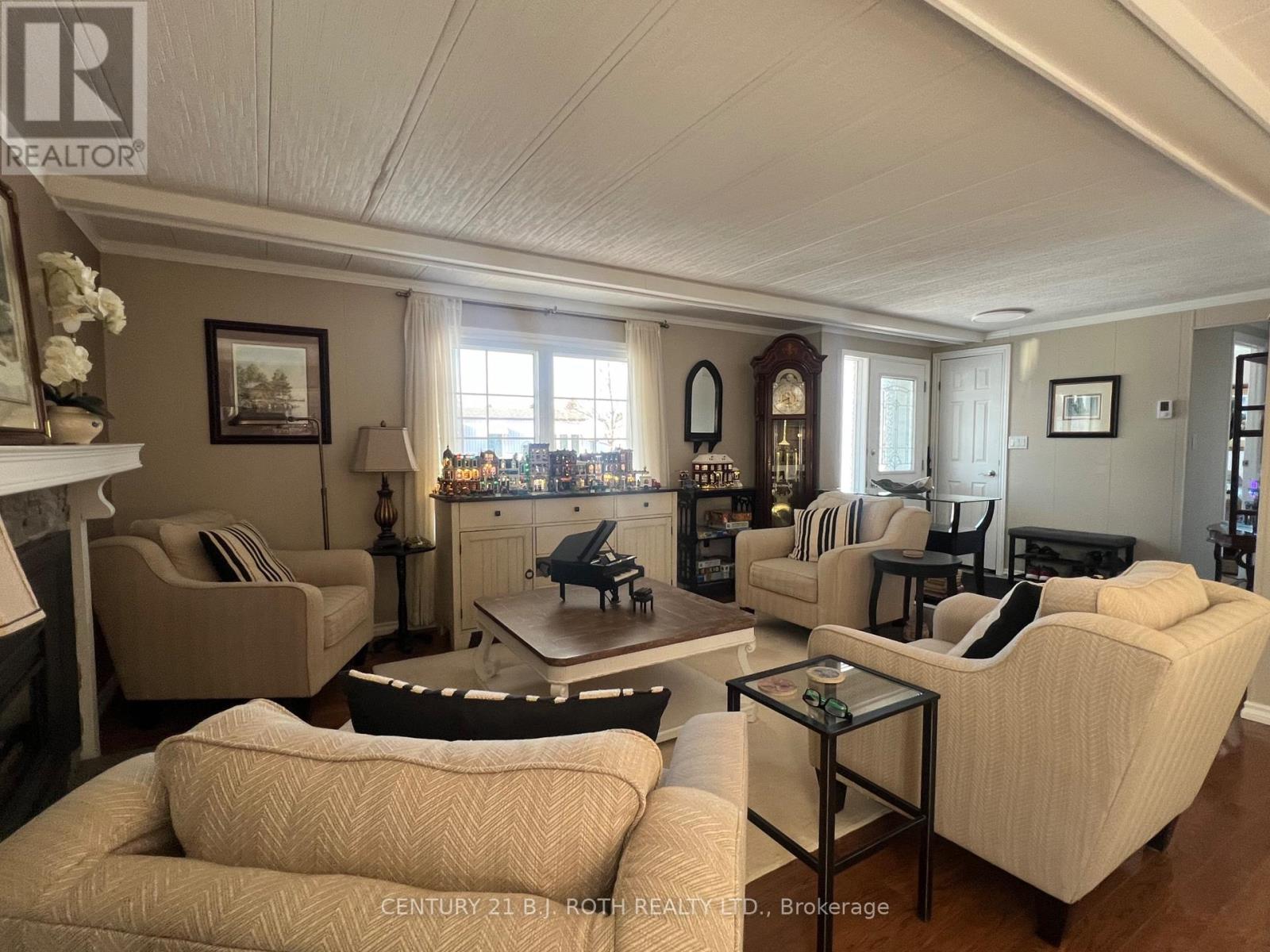 29 Corner Brook Trail, Innisfil, Ontario L9S 1P2 - Photo 11 - N12922896