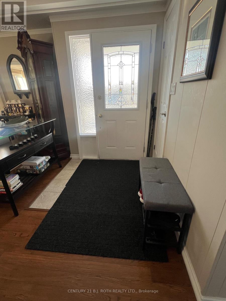 29 Corner Brook Trail, Innisfil, Ontario L9S 1P2 - Photo 2 - N12922896