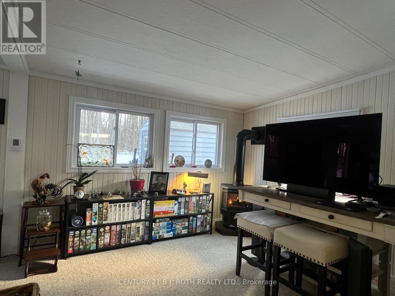 29 Corner Brook Trail, Innisfil, Ontario L9S 1P2 - Photo 9 - N12922896