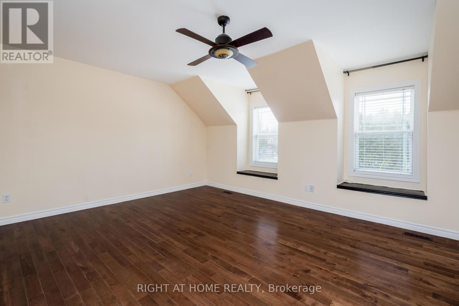 1171 Ewart Street, Innisfil, Ontario  L0L 1C0 - Photo 21 - N12922998