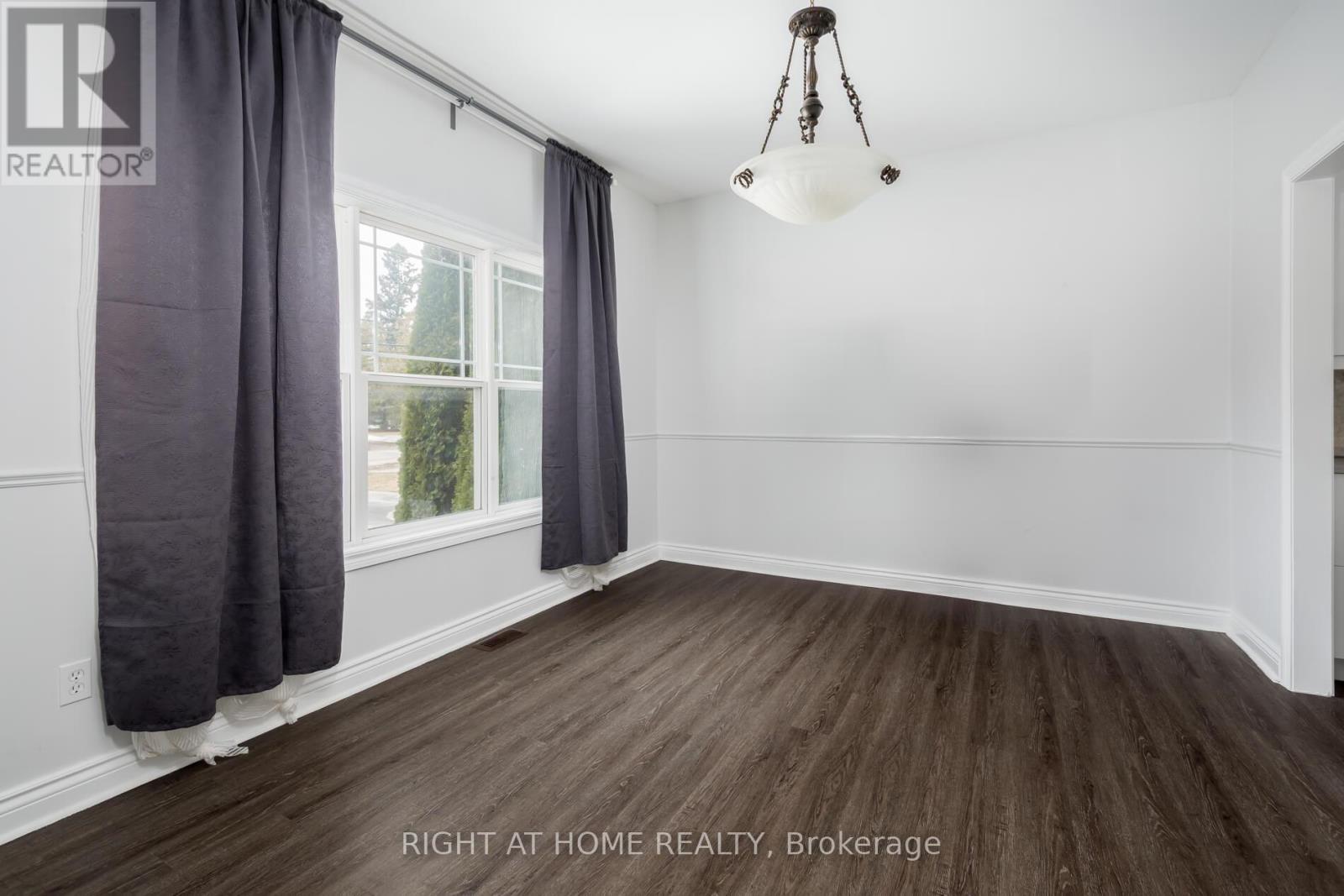 1171 Ewart Street, Innisfil, Ontario  L0L 1C0 - Photo 4 - N12922998