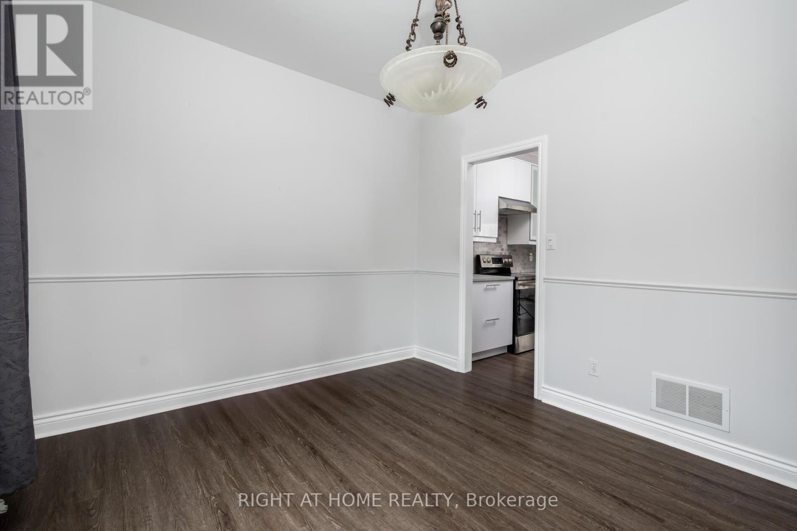 1171 Ewart Street, Innisfil, Ontario  L0L 1C0 - Photo 6 - N12922998