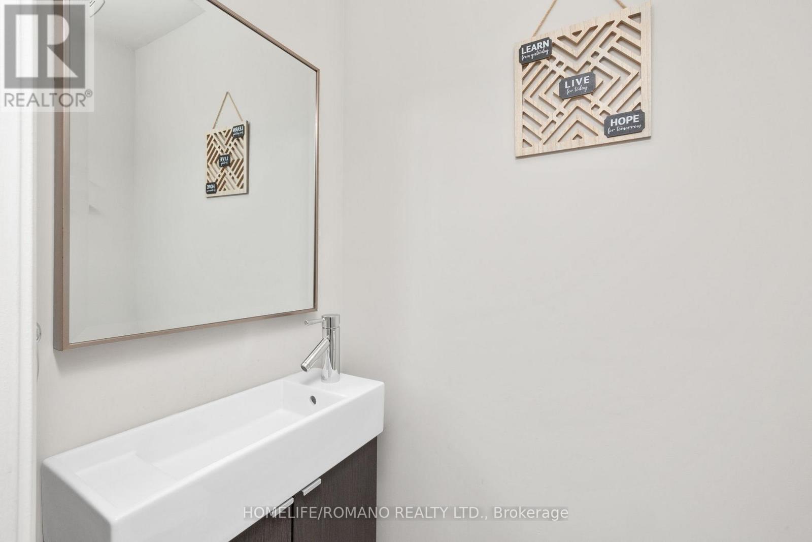 36 Brougham Drive, Vaughan, Ontario  L4L 3E1 - Photo 14 - N12923044